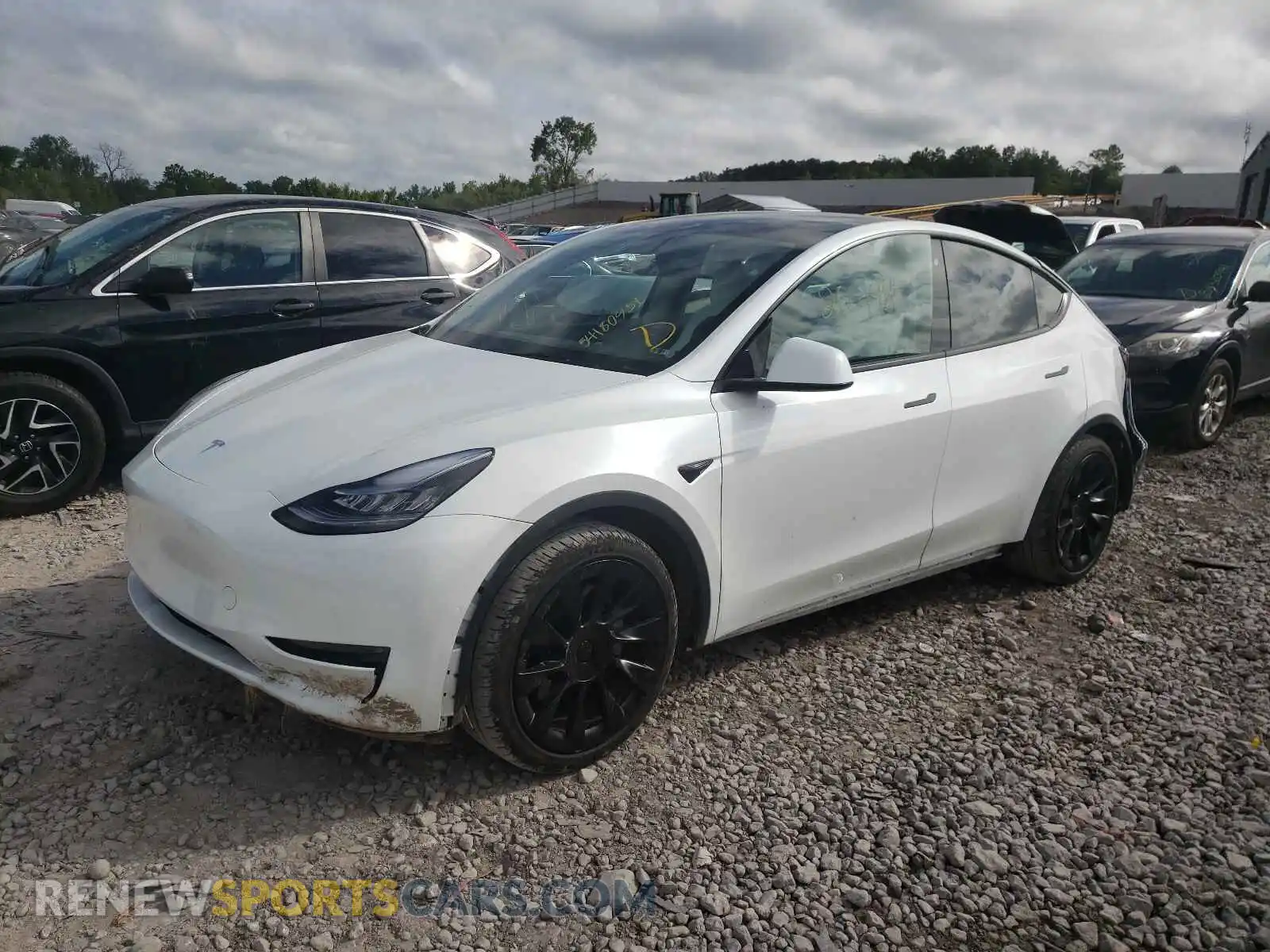 2 Photograph of a damaged car 5YJYGDEE2LF053119 TESLA MODEL Y 2020