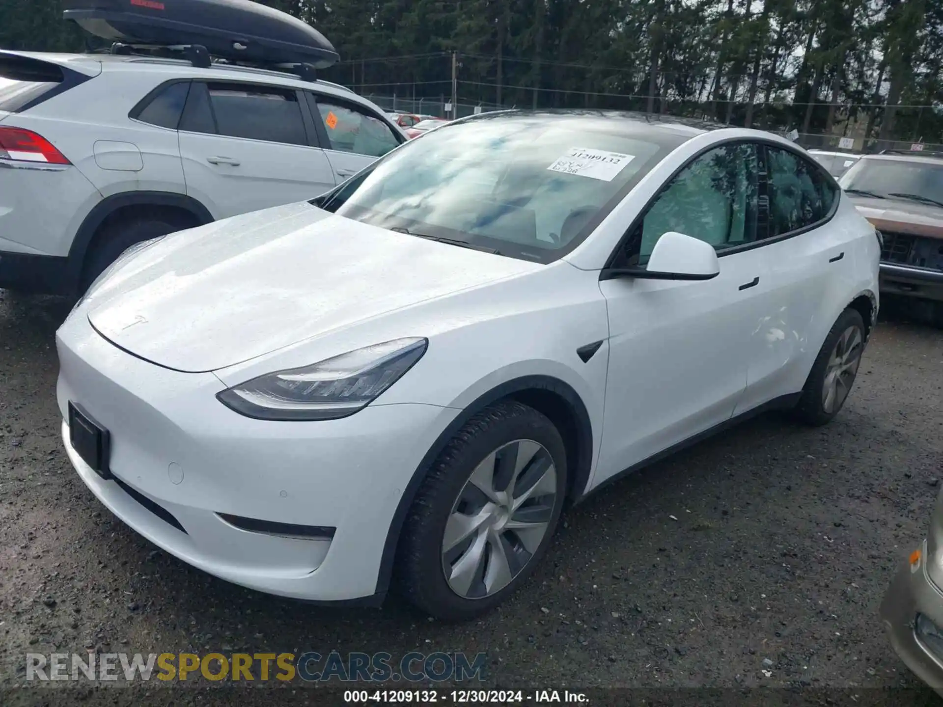 2 Photograph of a damaged car 5YJYGDEE3LF051671 TESLA MODEL Y 2020