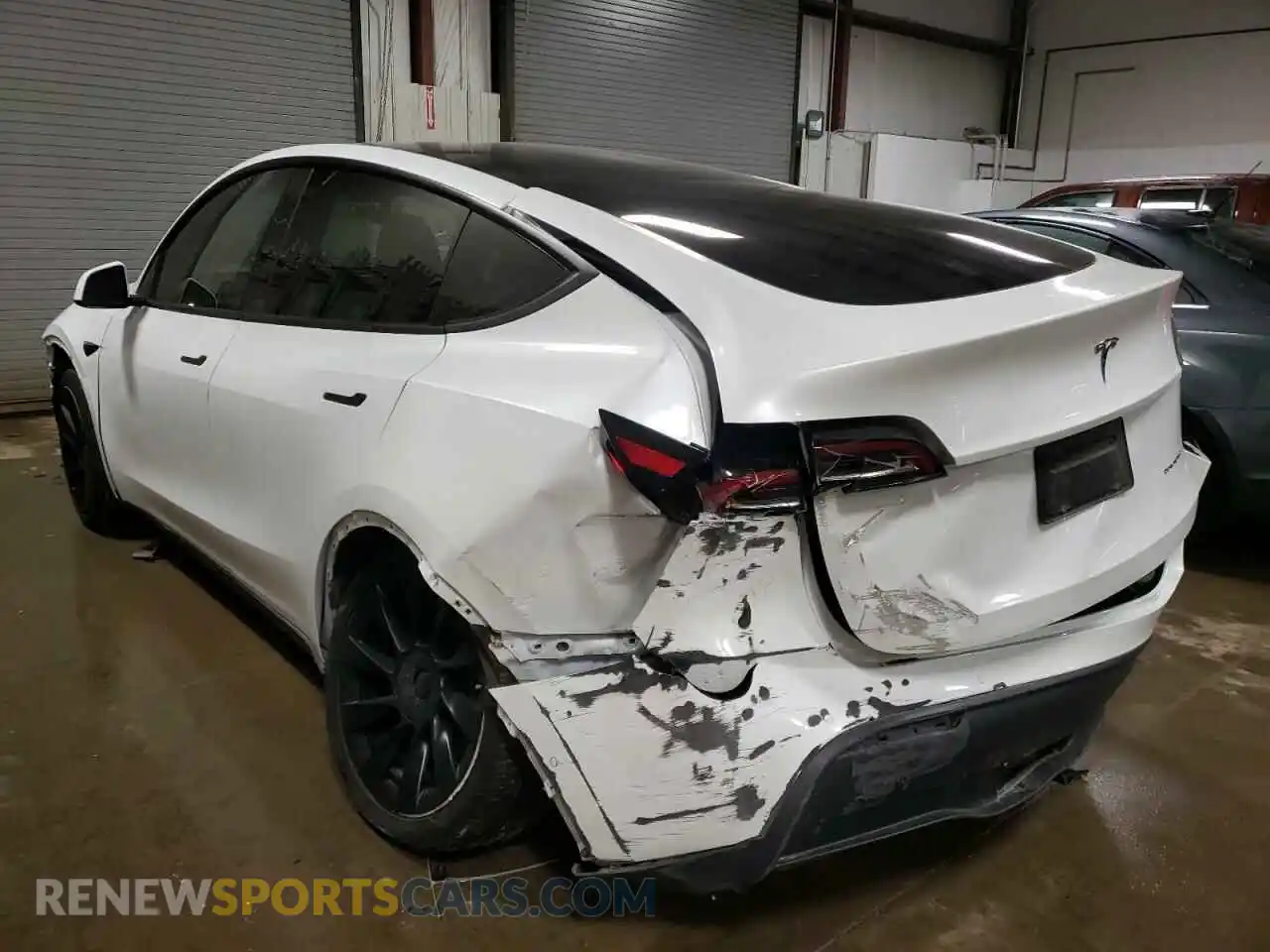 3 Photograph of a damaged car 5YJYGDEE3LF058586 TESLA MODEL Y 2020