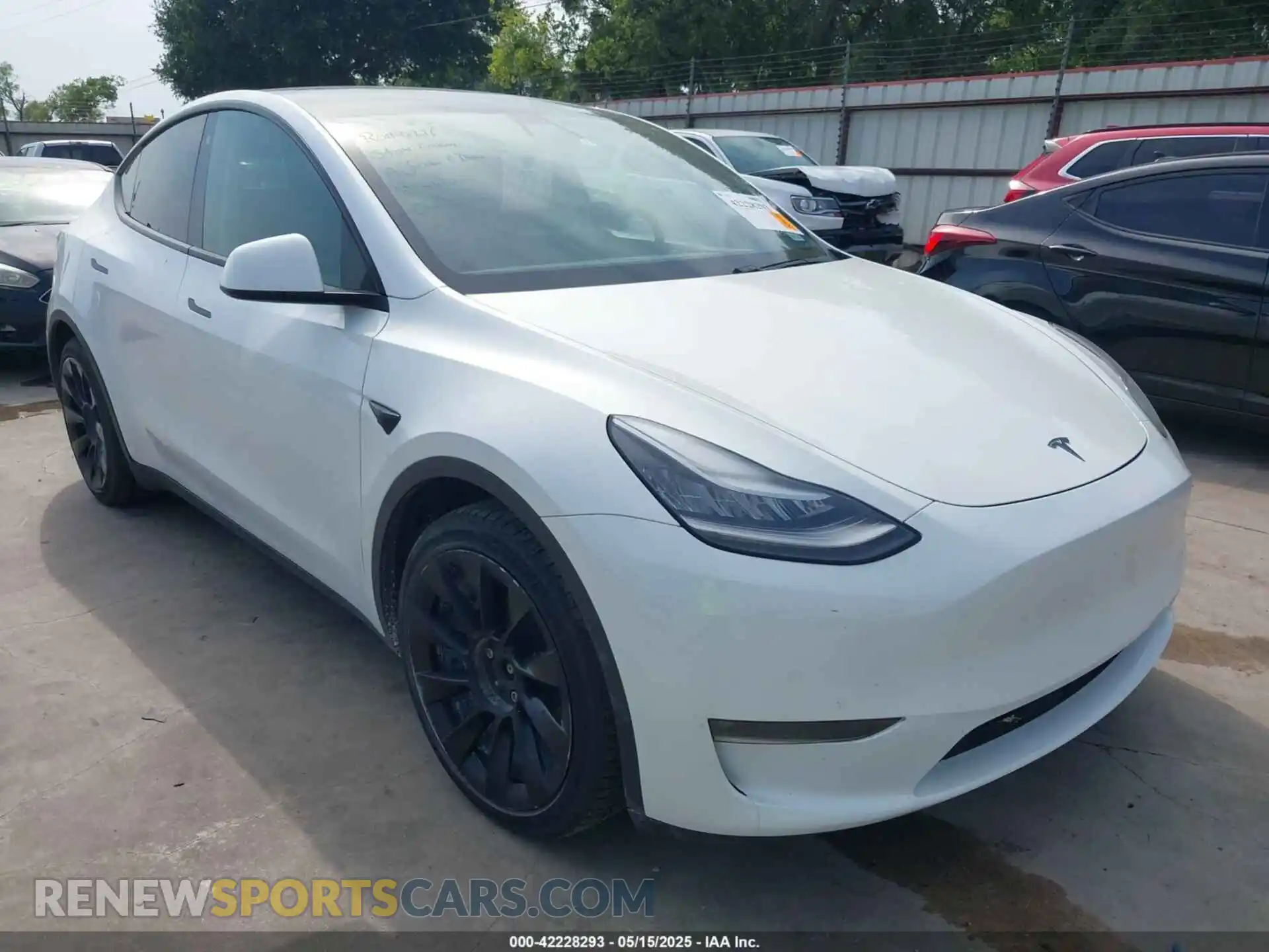 1 Photograph of a damaged car 5YJYGDEE4LF011275 TESLA MODEL Y 2020