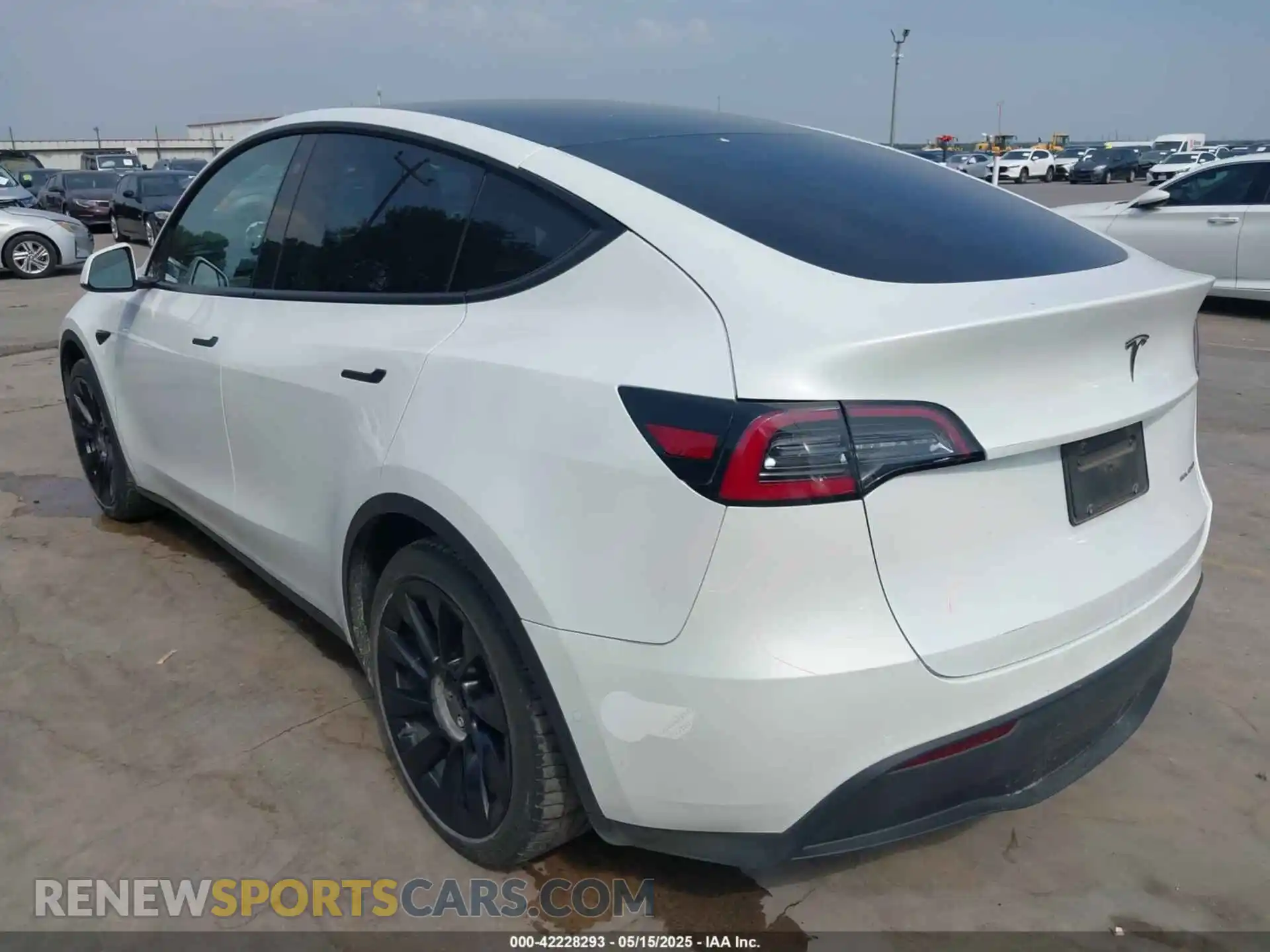 3 Photograph of a damaged car 5YJYGDEE4LF011275 TESLA MODEL Y 2020