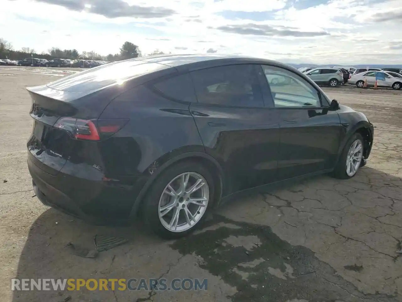 3 Photograph of a damaged car 5YJYGDEE4LF038931 TESLA MODEL Y 2020