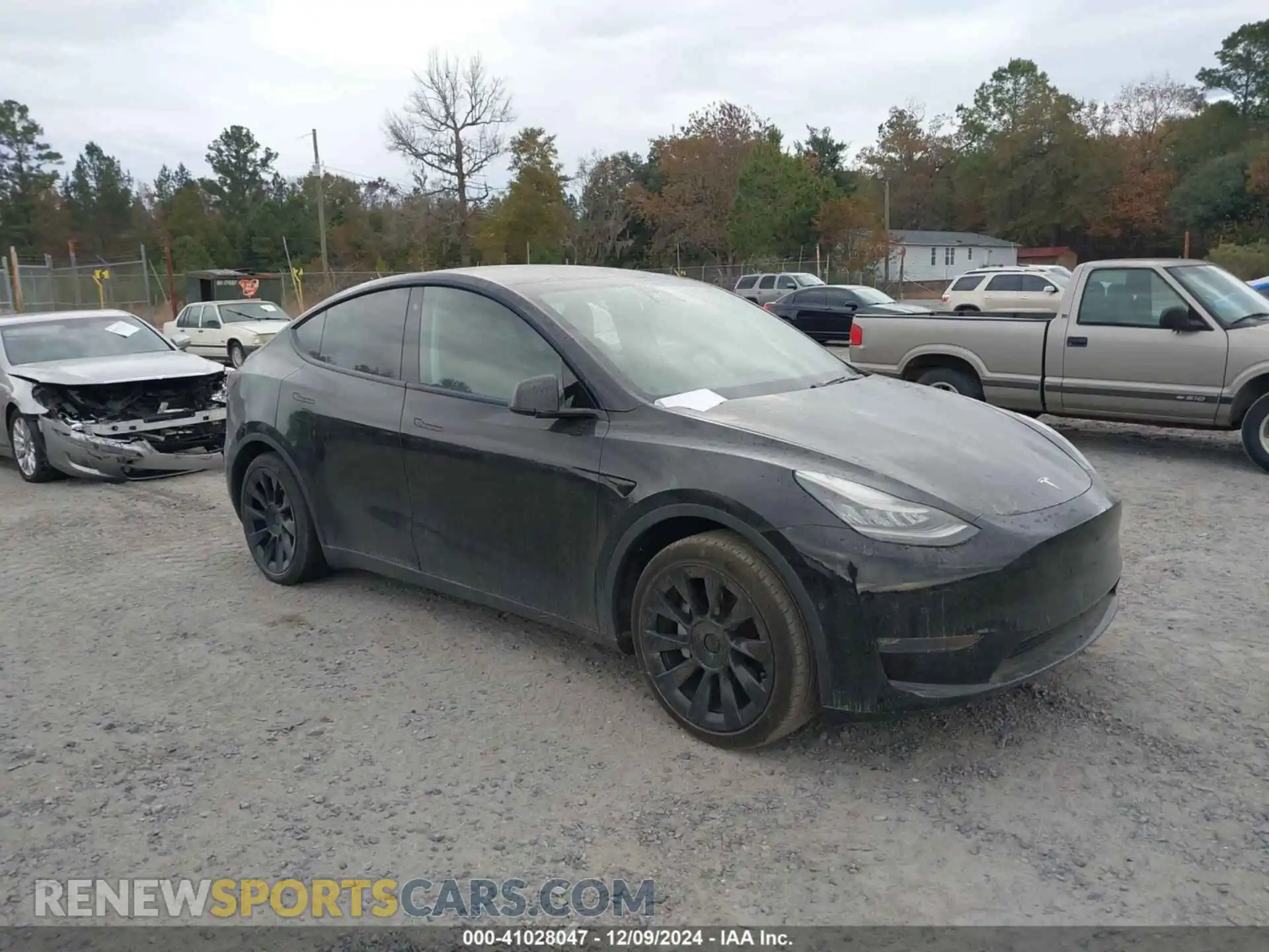 1 Photograph of a damaged car 5YJYGDEE4LF040906 TESLA MODEL Y 2020