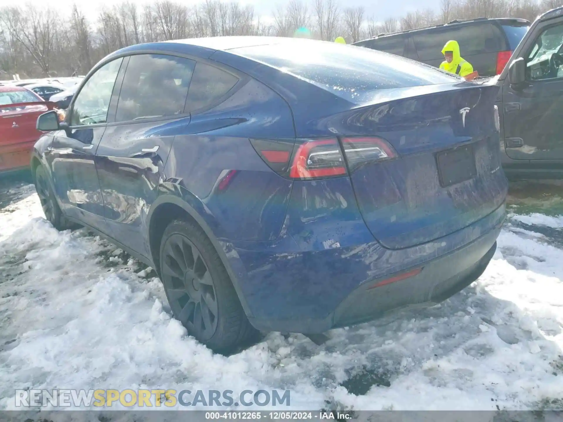 3 Photograph of a damaged car 5YJYGDEE4LF049377 TESLA MODEL Y 2020