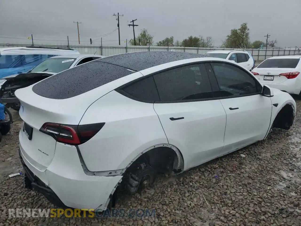 3 Photograph of a damaged car 5YJYGDEE4LF052702 TESLA MODEL Y 2020