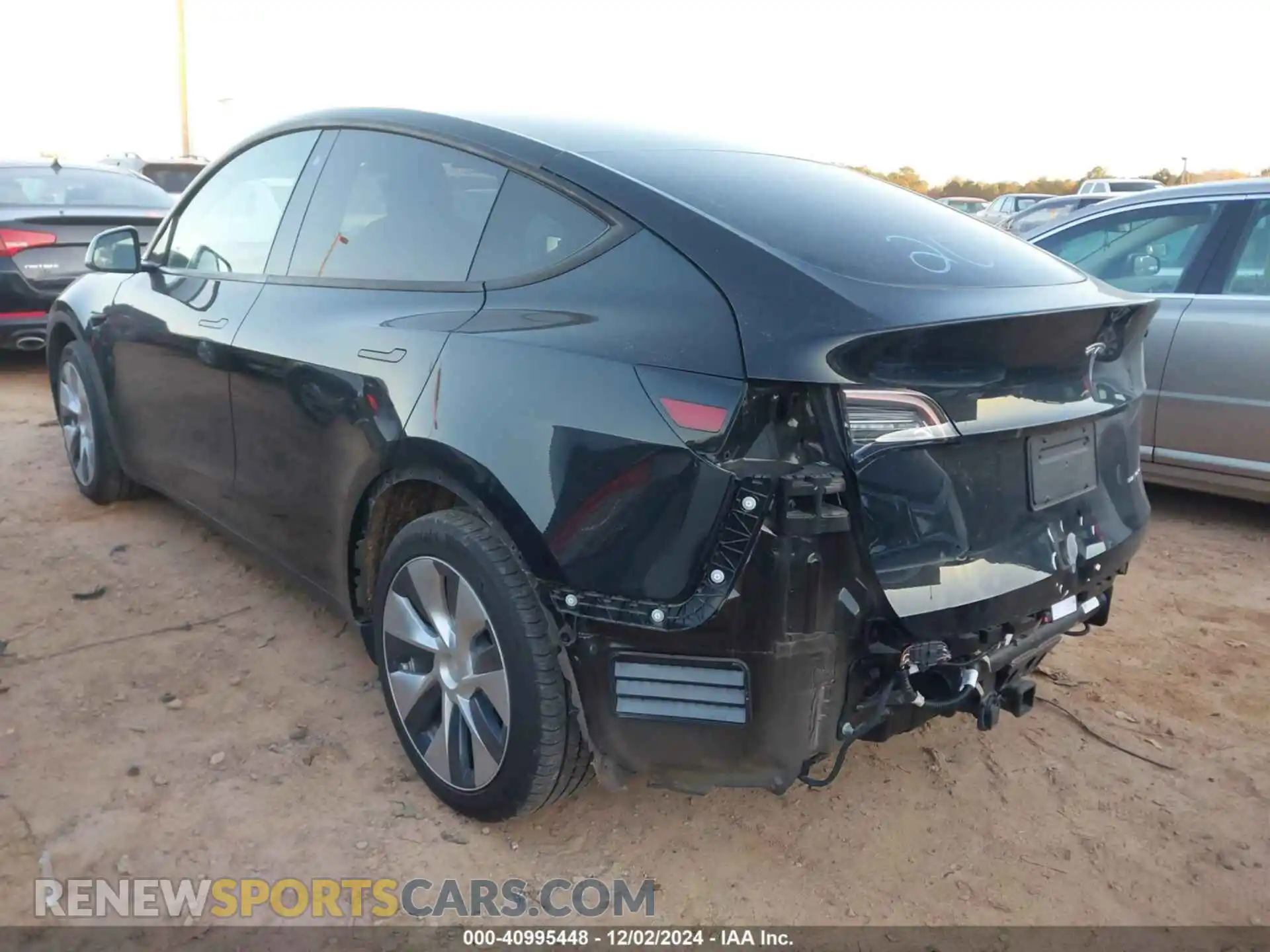 3 Photograph of a damaged car 5YJYGDEE5LF012399 TESLA MODEL Y 2020