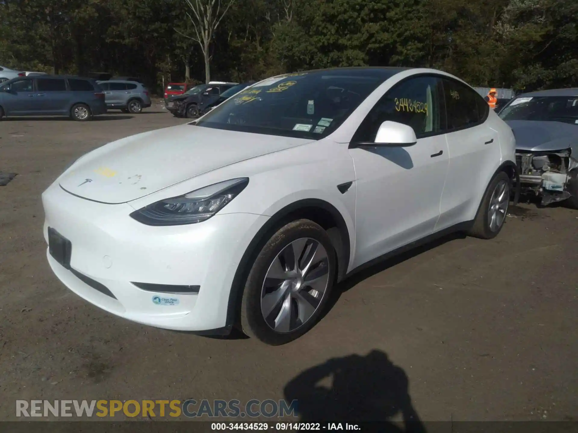 2 Photograph of a damaged car 5YJYGDEE5LF032023 TESLA MODEL Y 2020