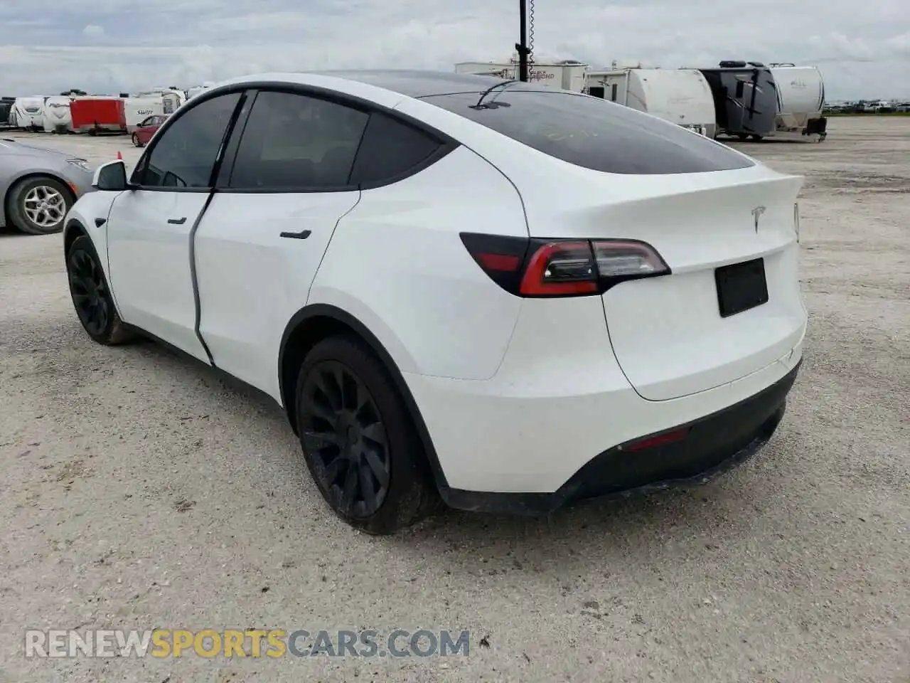 3 Photograph of a damaged car 5YJYGDEE5LF039215 TESLA MODEL Y 2020