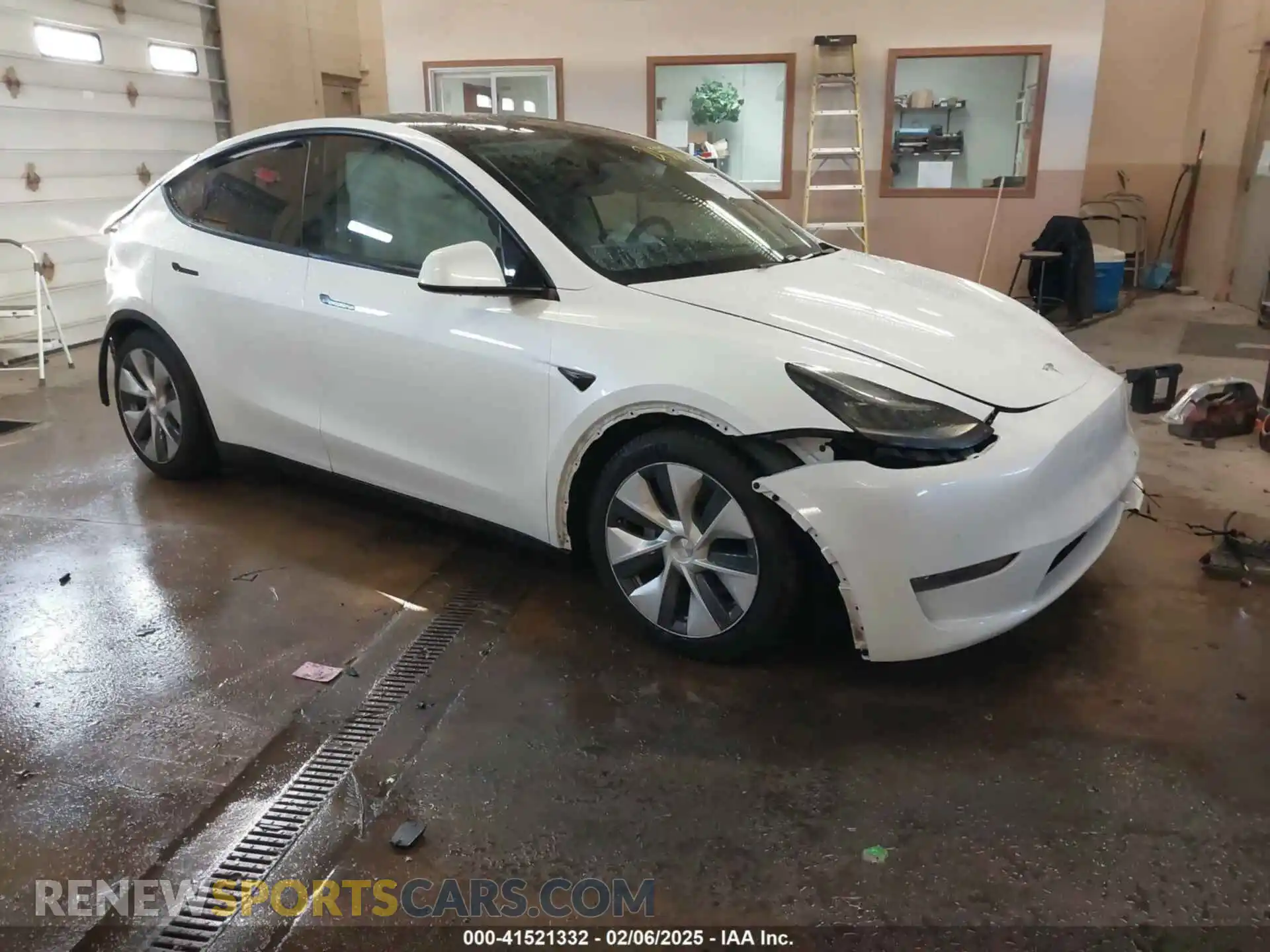 1 Photograph of a damaged car 5YJYGDEE5LF043801 TESLA MODEL Y 2020