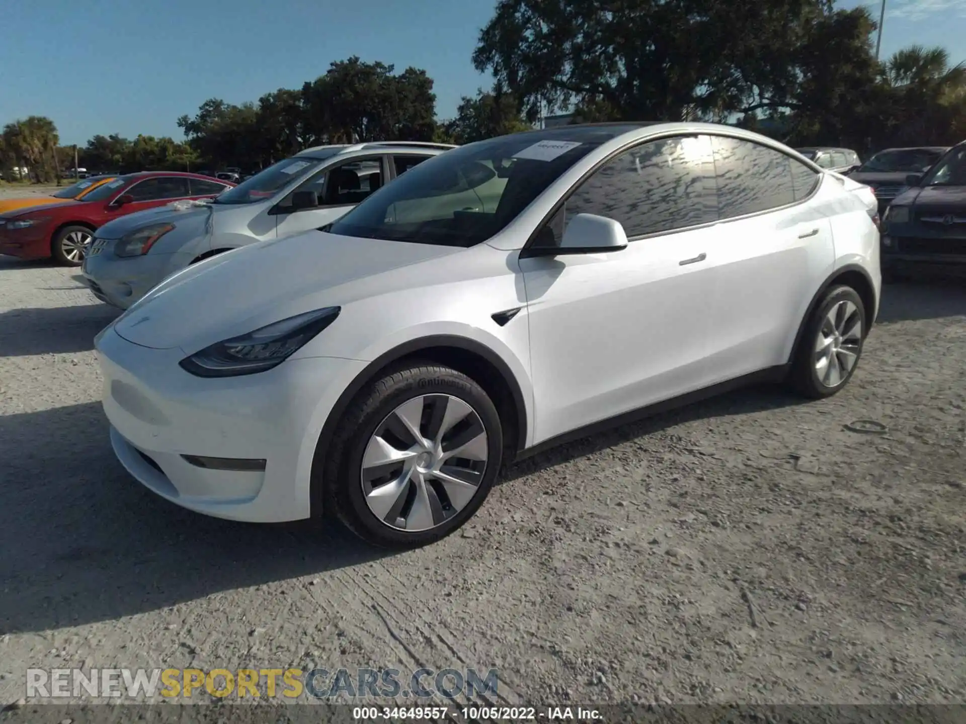 2 Photograph of a damaged car 5YJYGDEE6LF035092 TESLA MODEL Y 2020