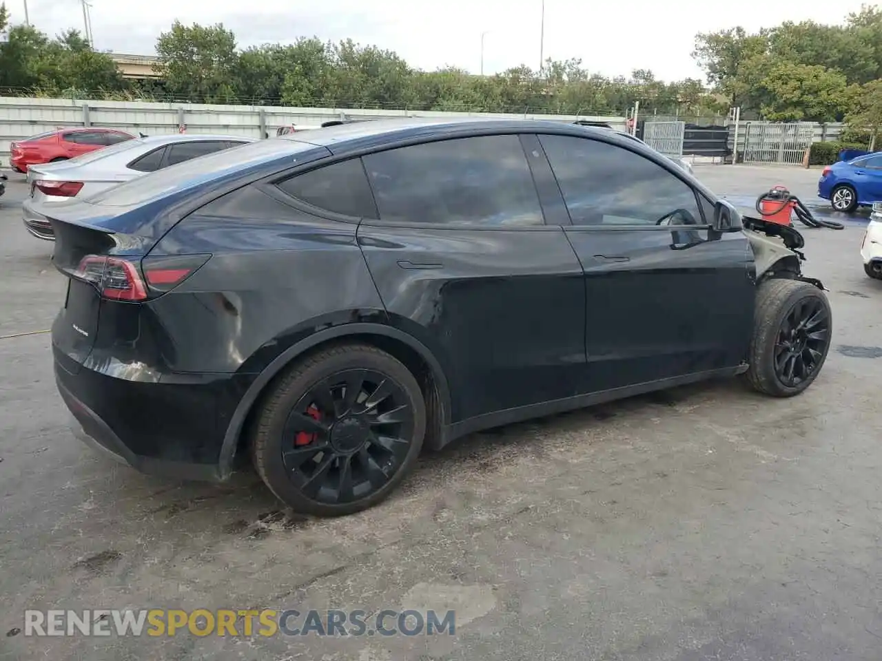 3 Photograph of a damaged car 5YJYGDEE6LF046478 TESLA MODEL Y 2020
