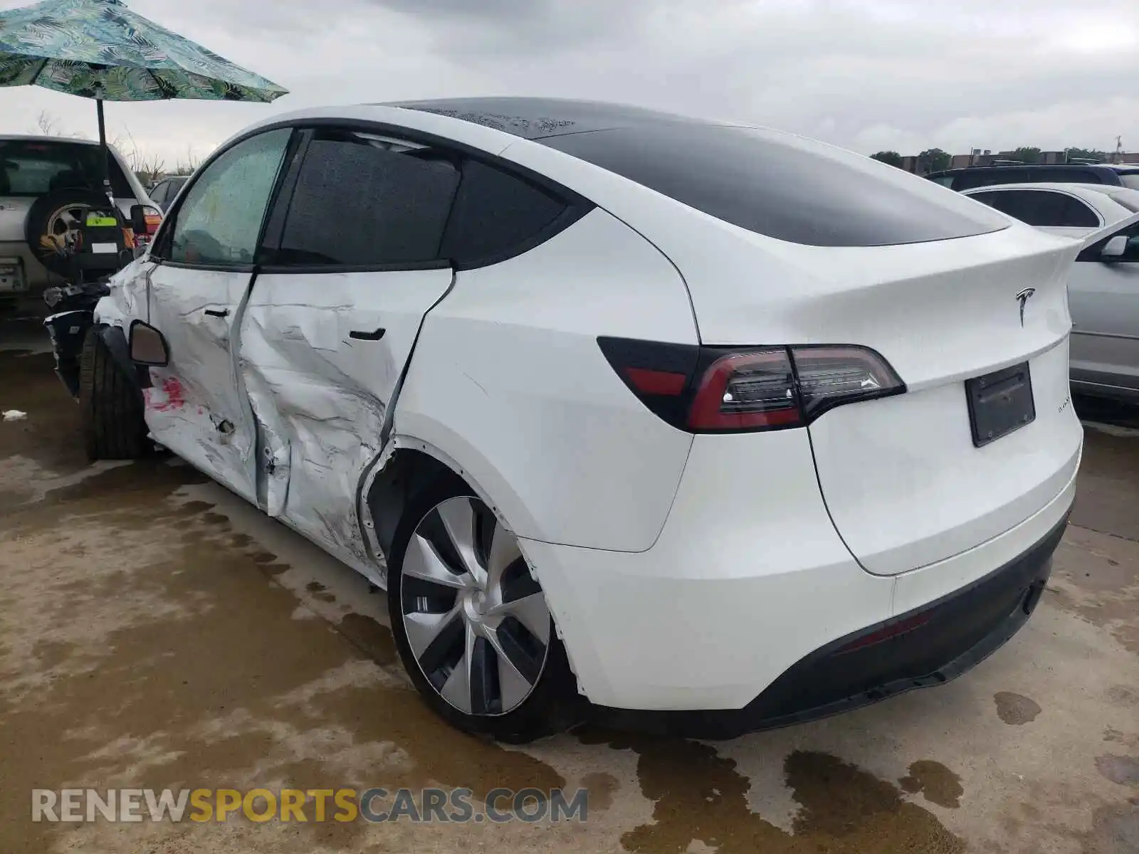3 Photograph of a damaged car 5YJYGDEE7LF013294 TESLA MODEL Y 2020