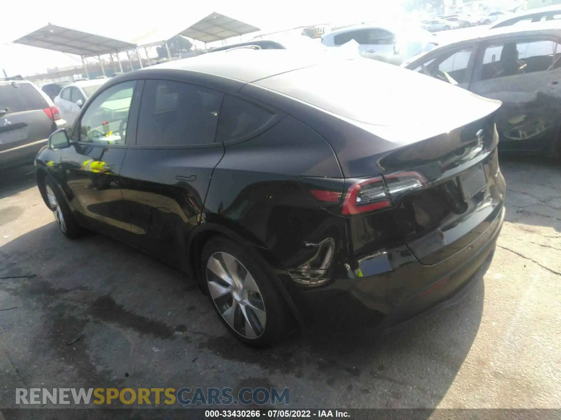 3 Photograph of a damaged car 5YJYGDEE7LF016096 TESLA MODEL Y 2020