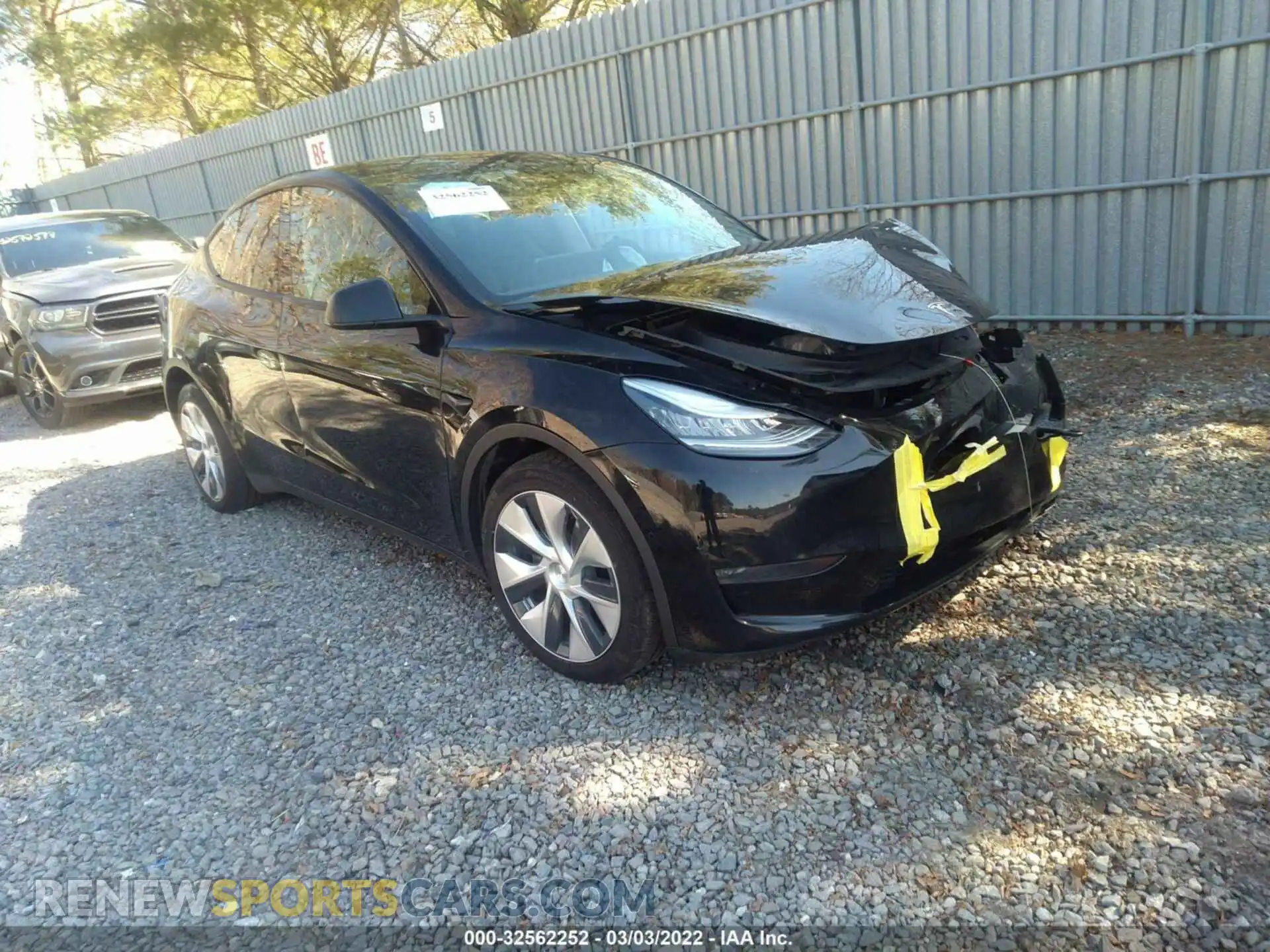 1 Photograph of a damaged car 5YJYGDEE7LF016115 TESLA MODEL Y 2020