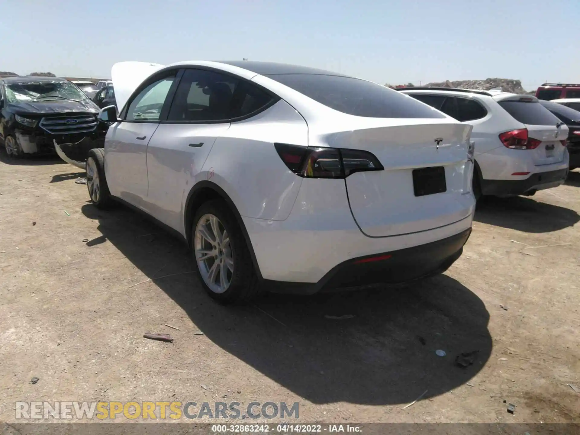 3 Photograph of a damaged car 5YJYGDEE7LF026367 TESLA MODEL Y 2020