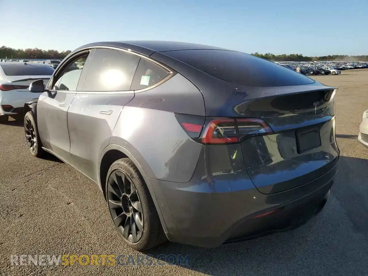 3 Photograph of a damaged car 5YJYGDEE7LF041953 TESLA MODEL Y 2020