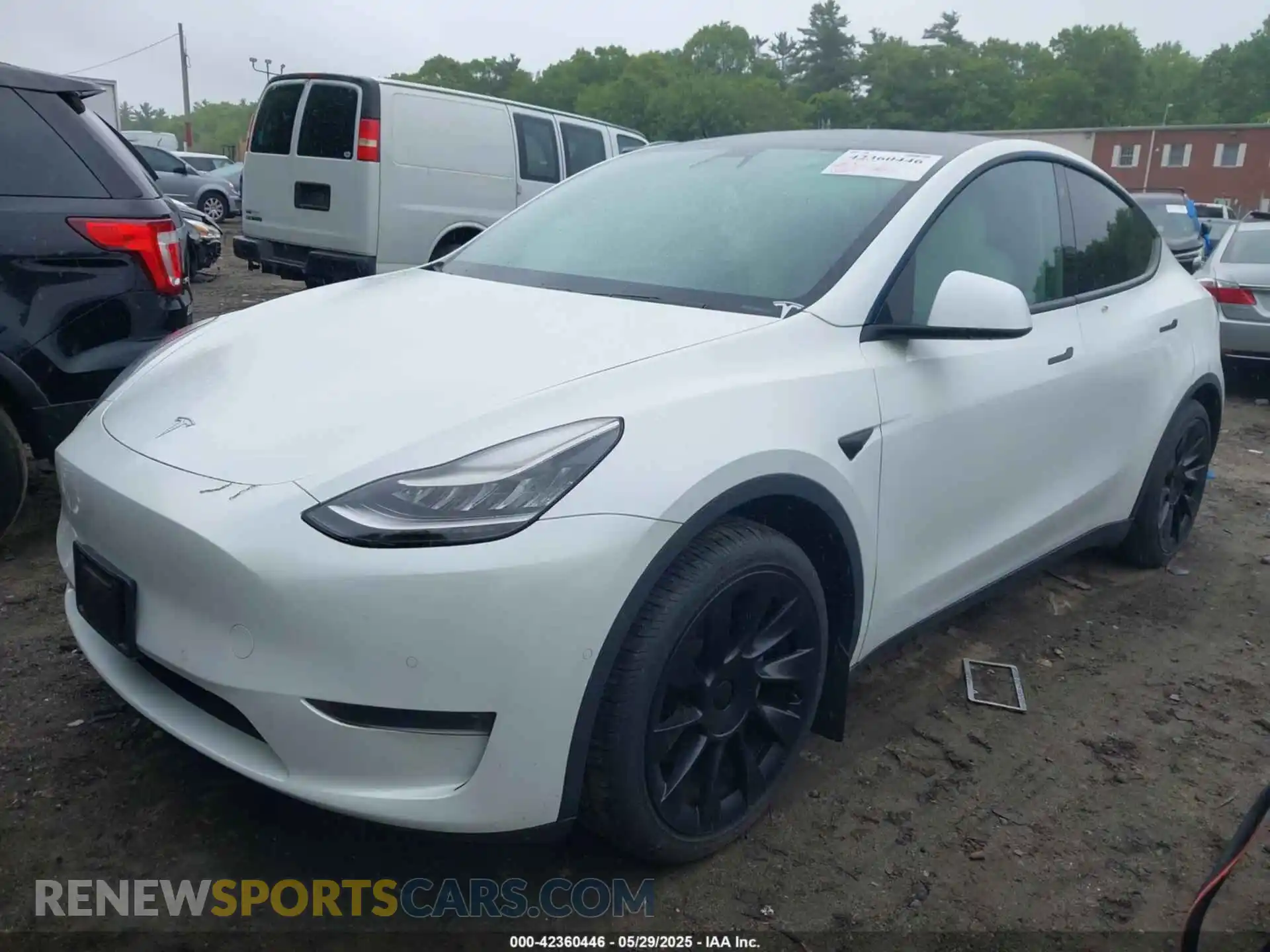2 Photograph of a damaged car 5YJYGDEE7LF042987 TESLA MODEL Y 2020