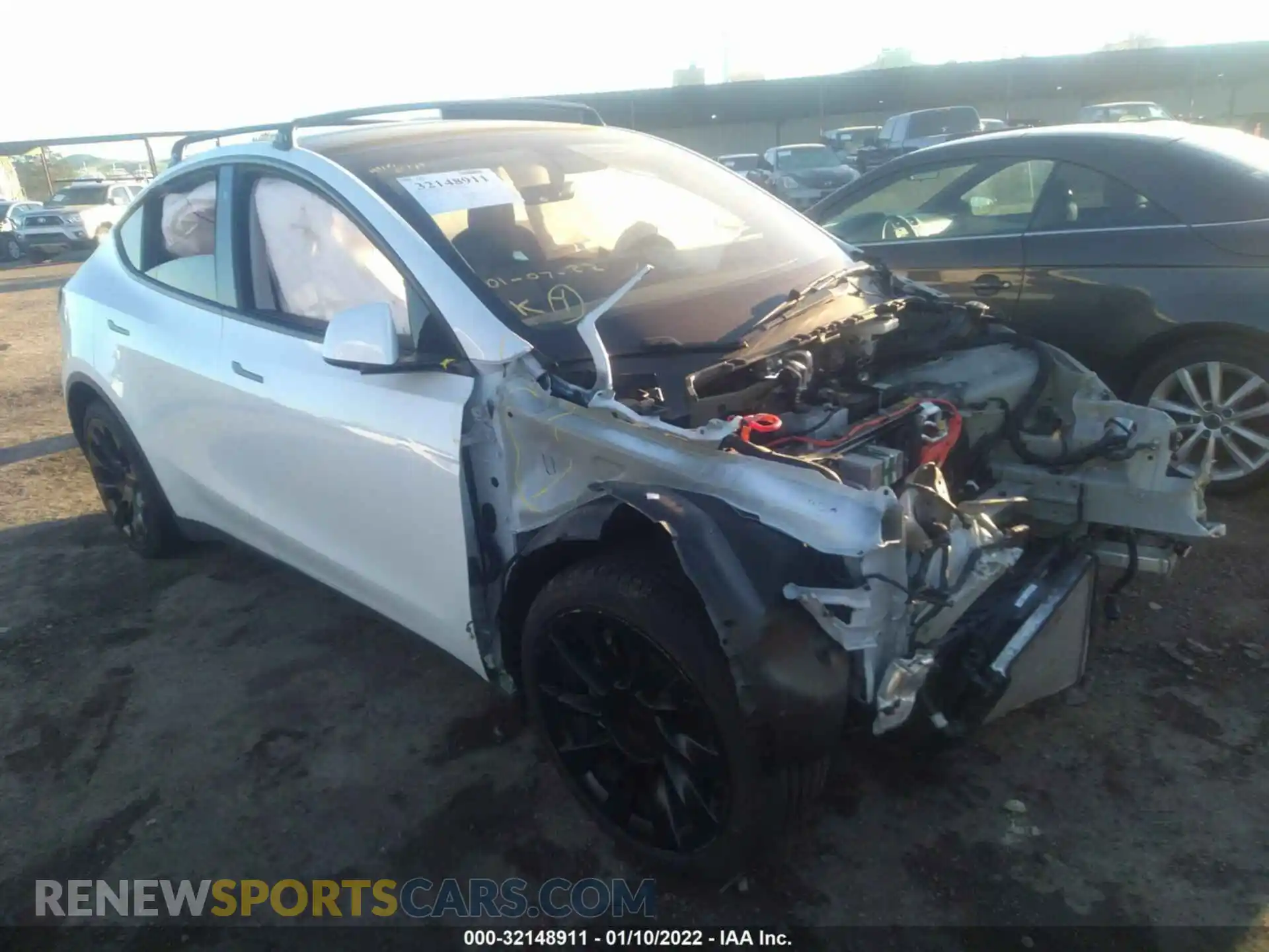 1 Фотография поврежденного автомобиля 5YJYGDEE7LF058235 TESLA MODEL Y 2020