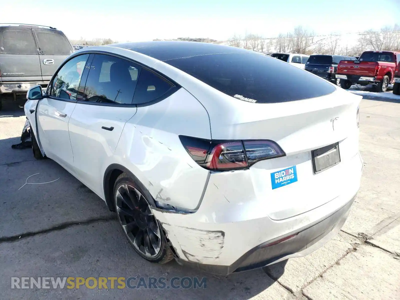 3 Photograph of a damaged car 5YJYGDEE8LF017662 TESLA MODEL Y 2020