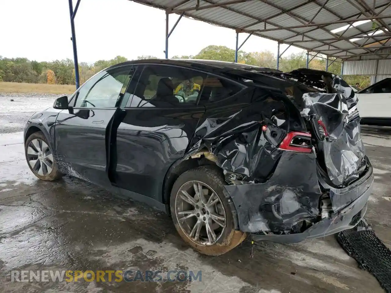 2 Photograph of a damaged car 5YJYGDEE8LF031402 TESLA MODEL Y 2020