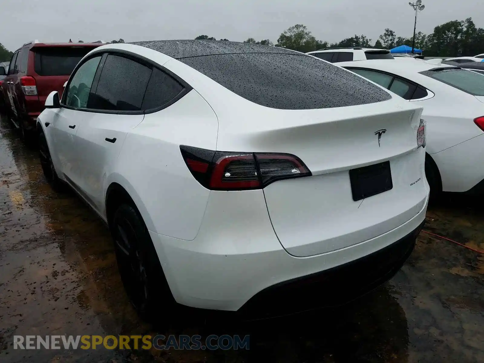 3 Photograph of a damaged car 5YJYGDEE8LF034770 TESLA MODEL Y 2020