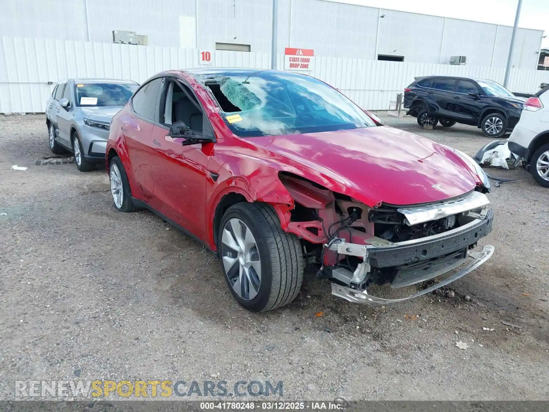 1 Photograph of a damaged car 5YJYGDEE9LF009957 TESLA MODEL Y 2020