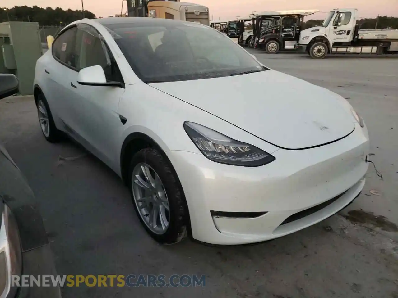 1 Photograph of a damaged car 5YJYGDEE9LF026404 TESLA MODEL Y 2020