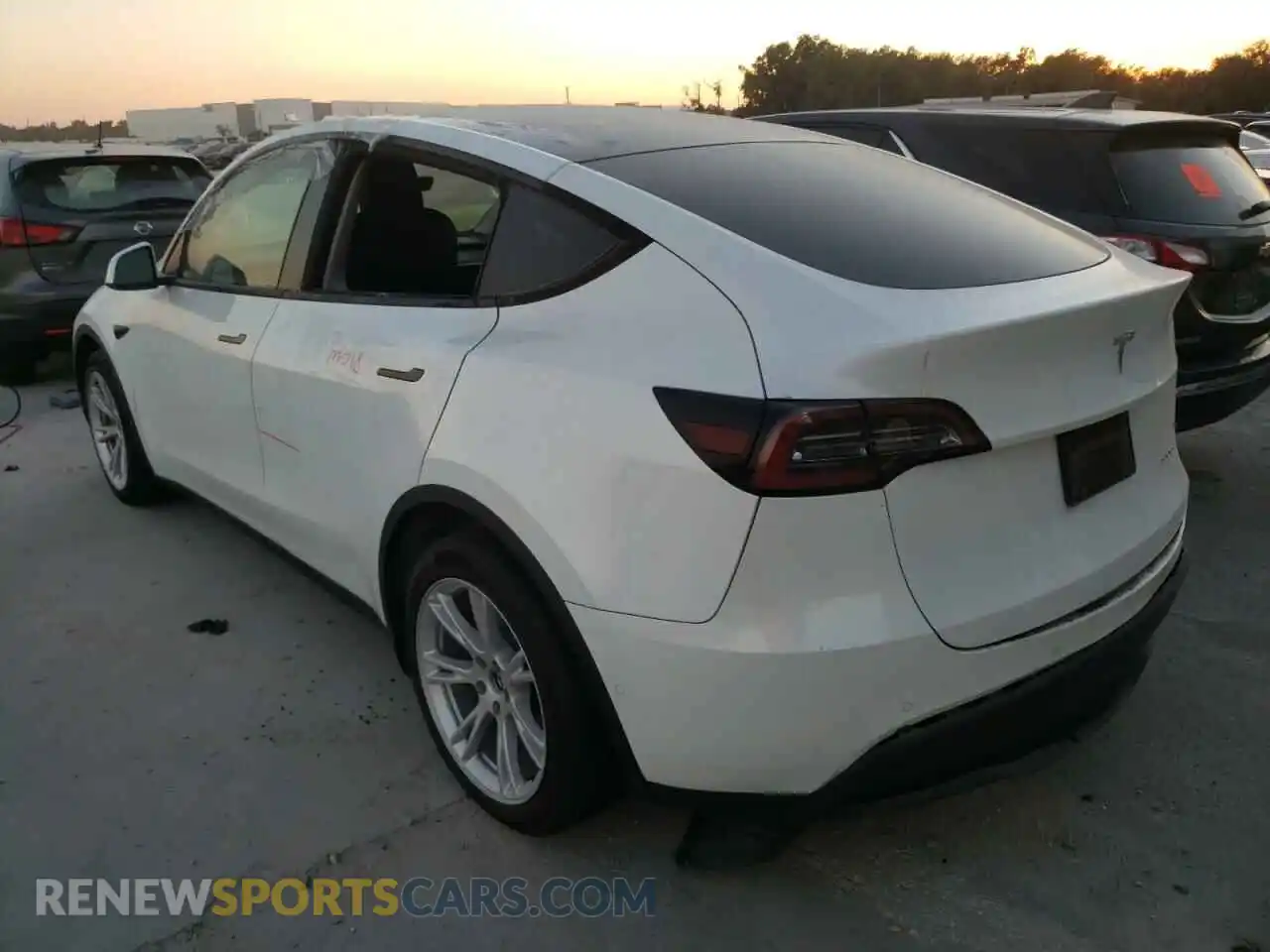 3 Photograph of a damaged car 5YJYGDEE9LF026404 TESLA MODEL Y 2020