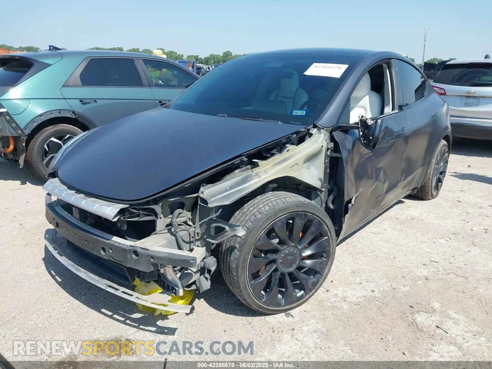 2 Photograph of a damaged car 5YJYGDEE9LF032381 TESLA MODEL Y 2020