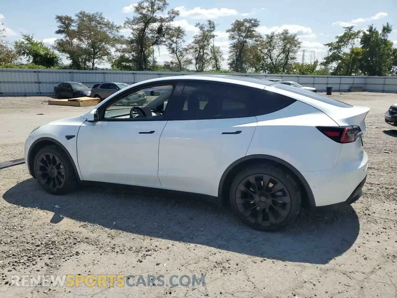 2 Photograph of a damaged car 5YJYGDEE9LF046135 TESLA MODEL Y 2020