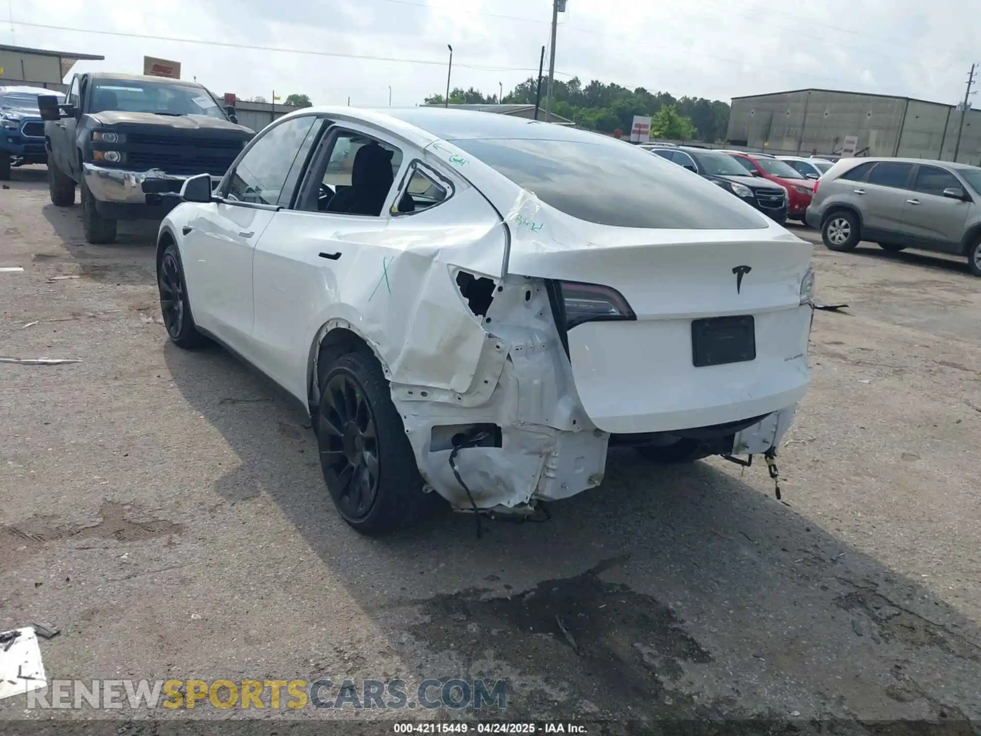 3 Фотография поврежденного автомобиля 5YJYGDEEXLF008333 TESLA MODEL Y 2020