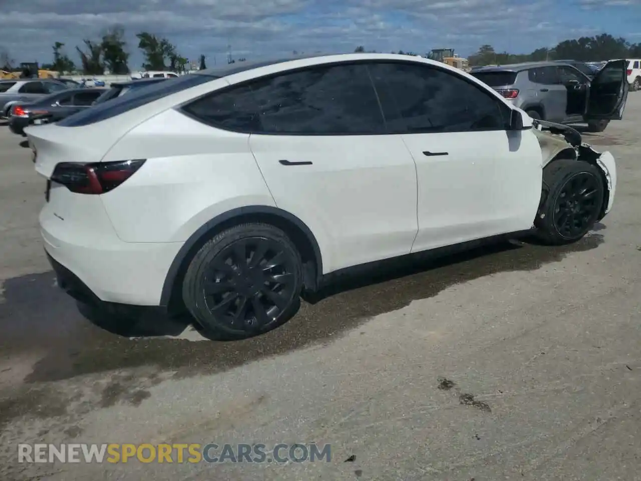 3 Photograph of a damaged car 5YJYGDEEXLF008431 TESLA MODEL Y 2020