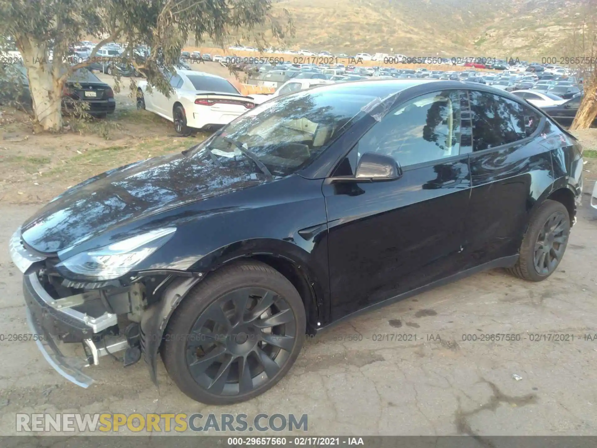 2 Фотография поврежденного автомобиля 5YJYGDEEXLF052476 TESLA MODEL Y 2020