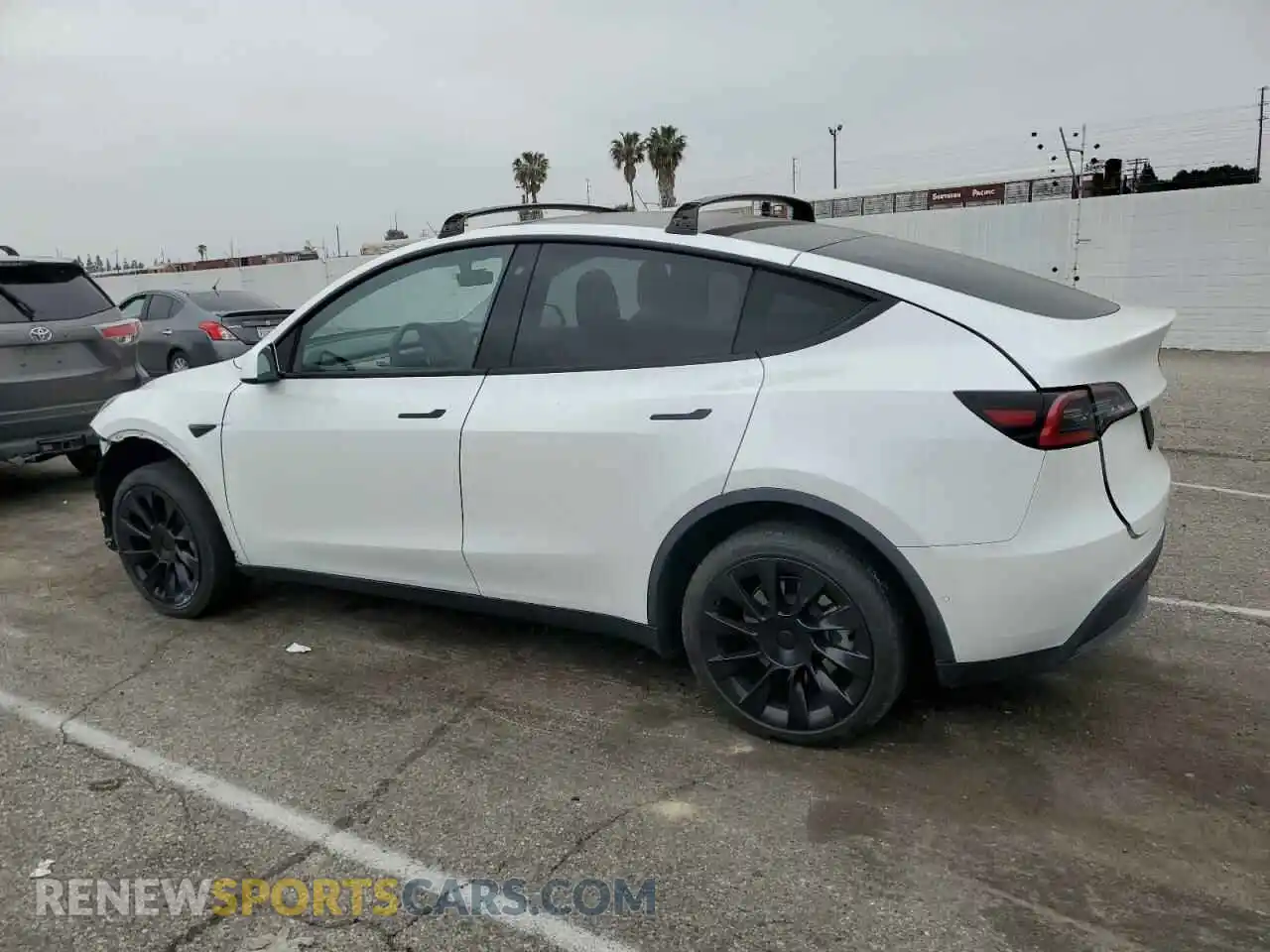 2 Photograph of a damaged car 5YJYGDEEXLF052963 TESLA MODEL Y 2020