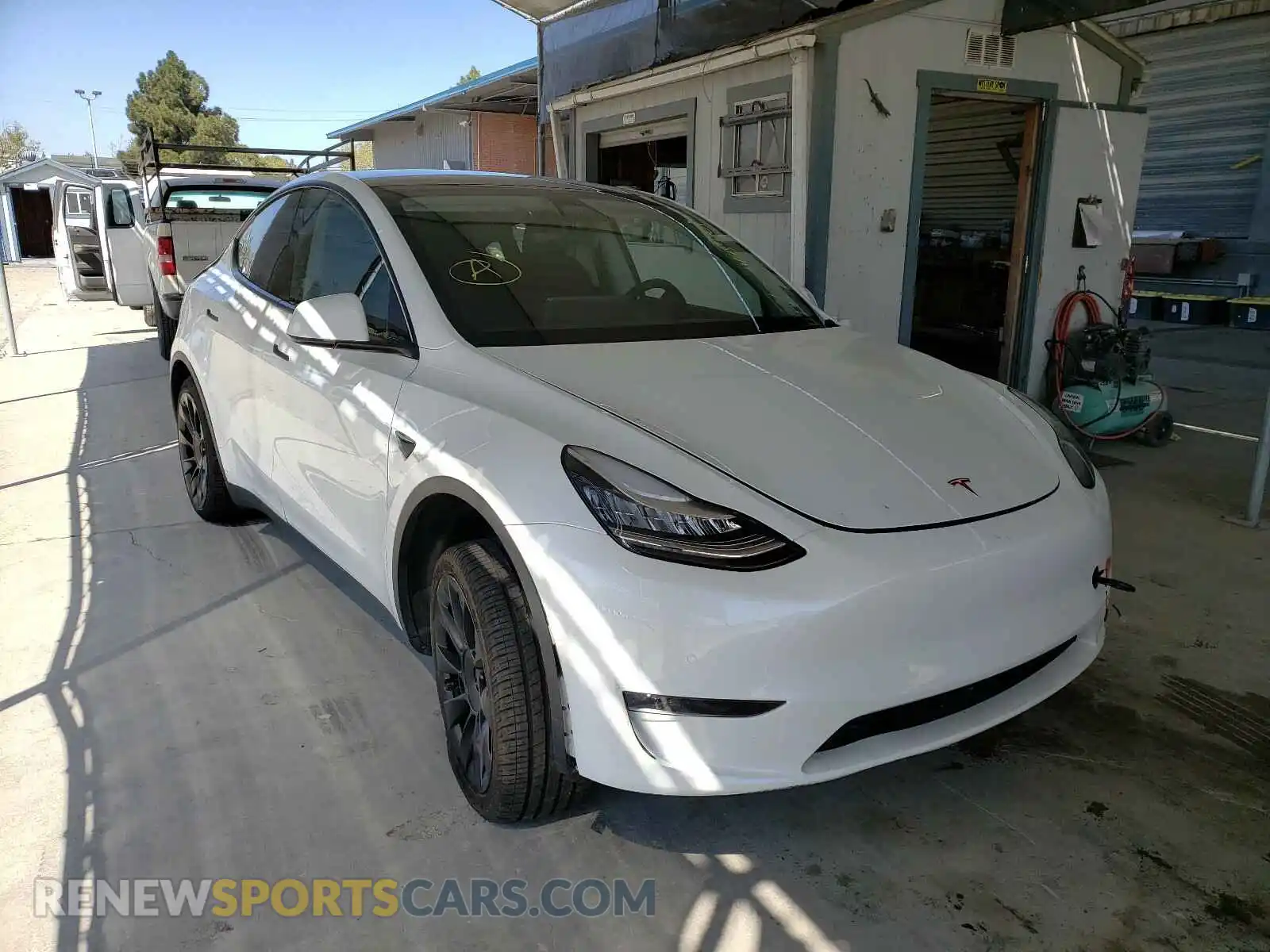 1 Photograph of a damaged car 5YJYGDEF2LF004205 TESLA MODEL Y 2020