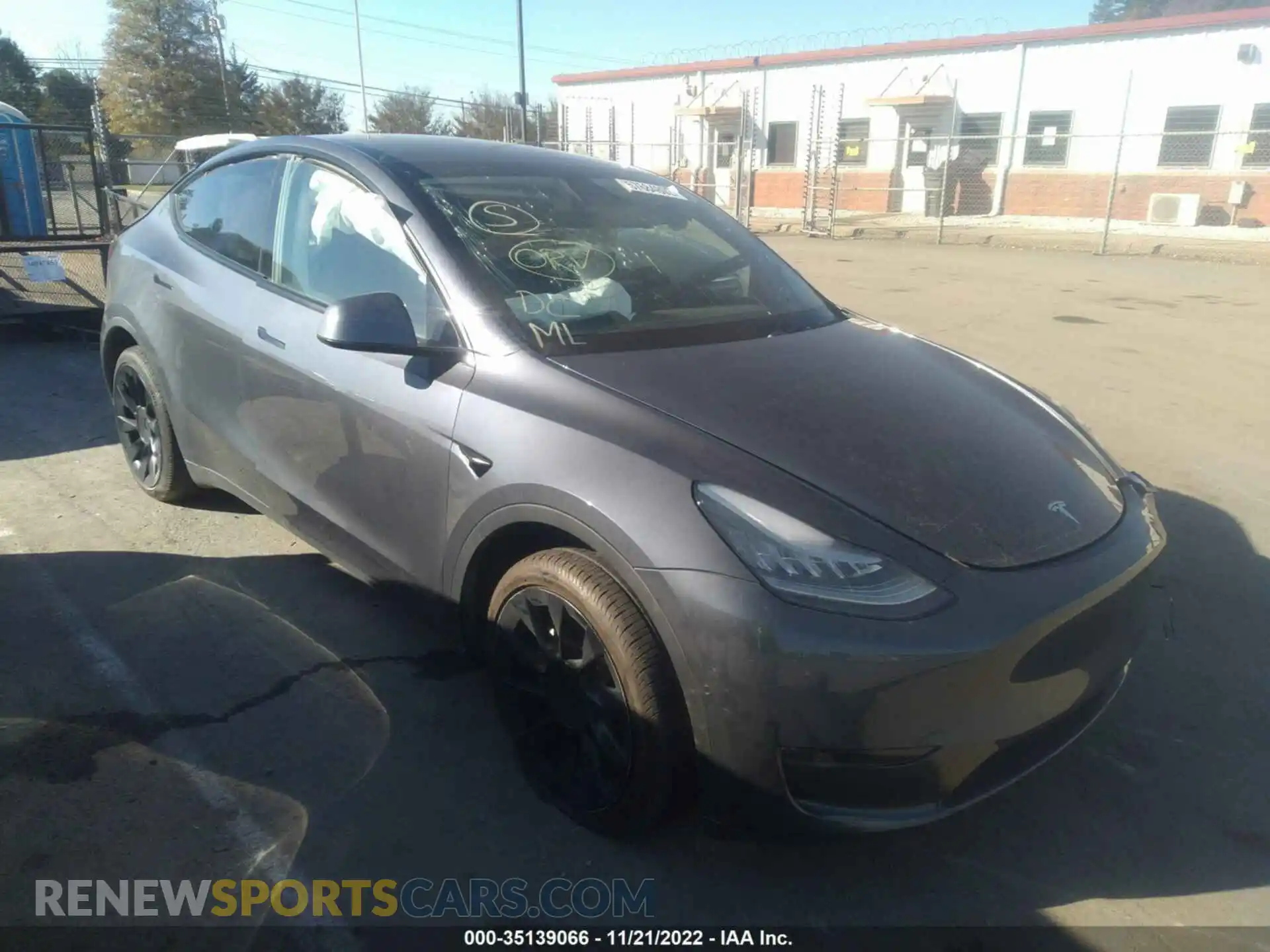 1 Photograph of a damaged car 5YJYGDEF3LF001121 TESLA MODEL Y 2020