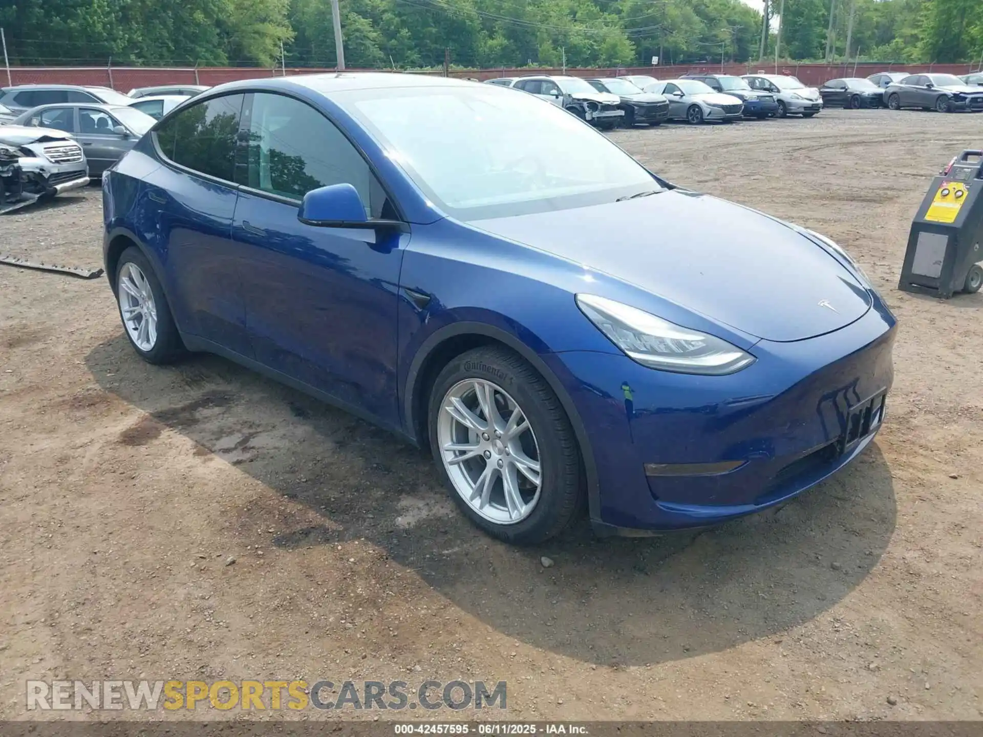 1 Photograph of a damaged car 5YJYGDEF3LF005685 TESLA MODEL Y 2020