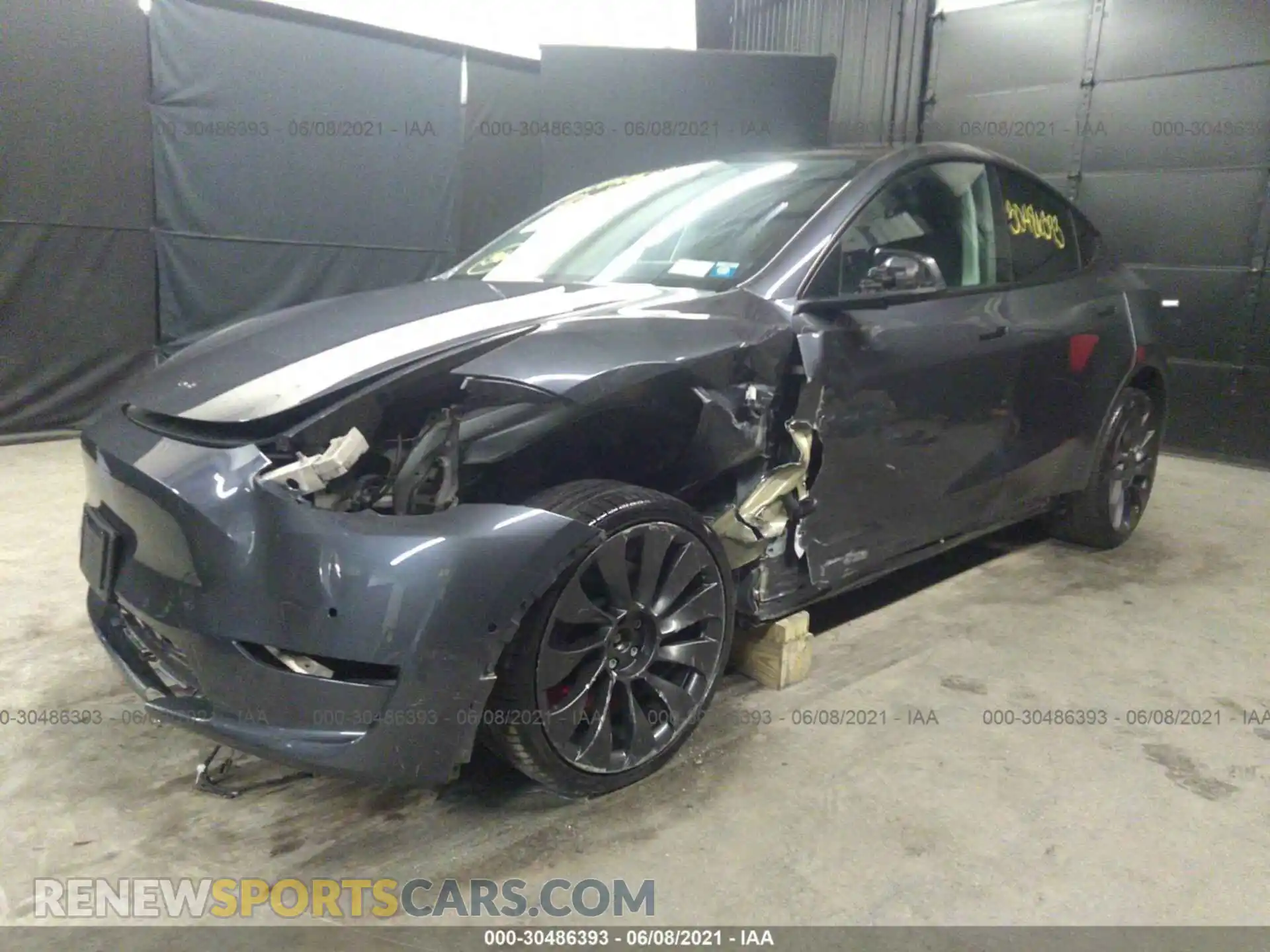 2 Photograph of a damaged car 5YJYGDEF3LF033664 TESLA MODEL Y 2020