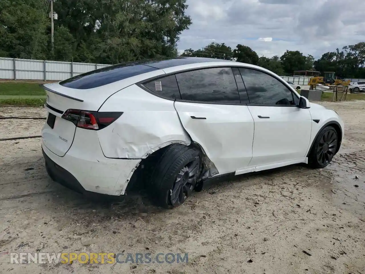 3 Photograph of a damaged car 5YJYGDEF5LF046822 TESLA MODEL Y 2020
