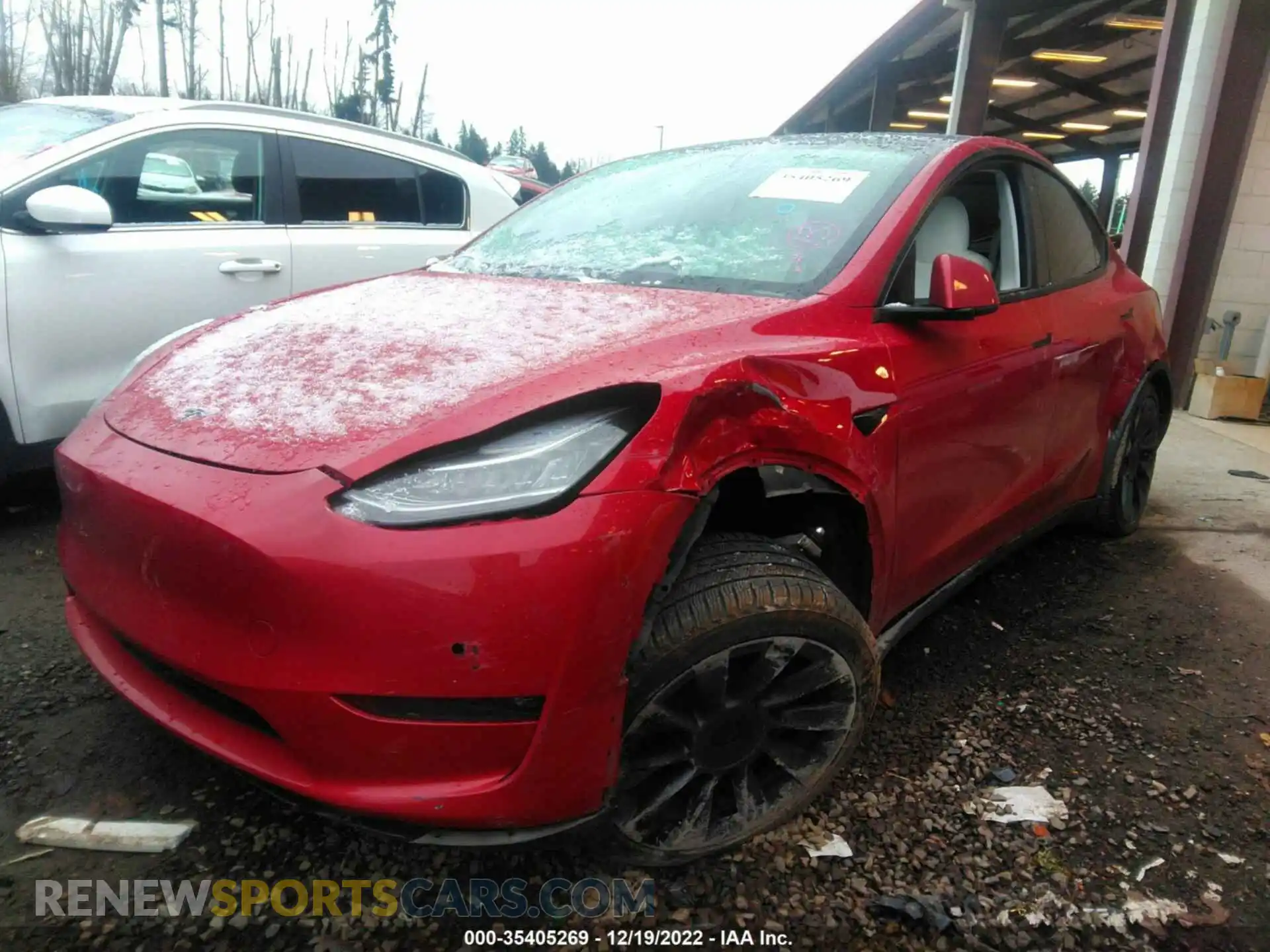 2 Photograph of a damaged car 5YJYGDEF7LF037698 TESLA MODEL Y 2020