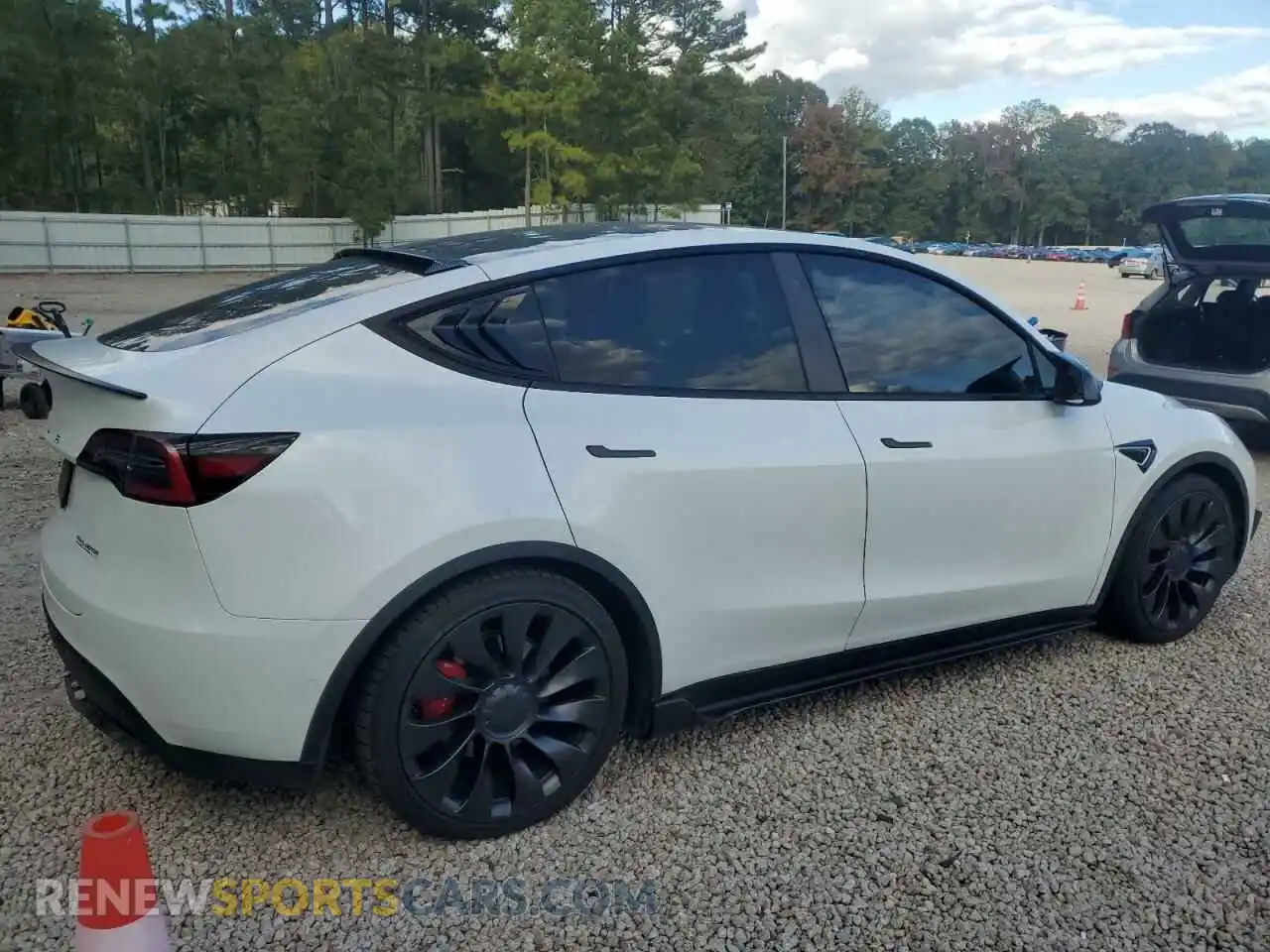 3 Фотография поврежденного автомобиля 5YJYGDEF8LF039587 TESLA MODEL Y 2020