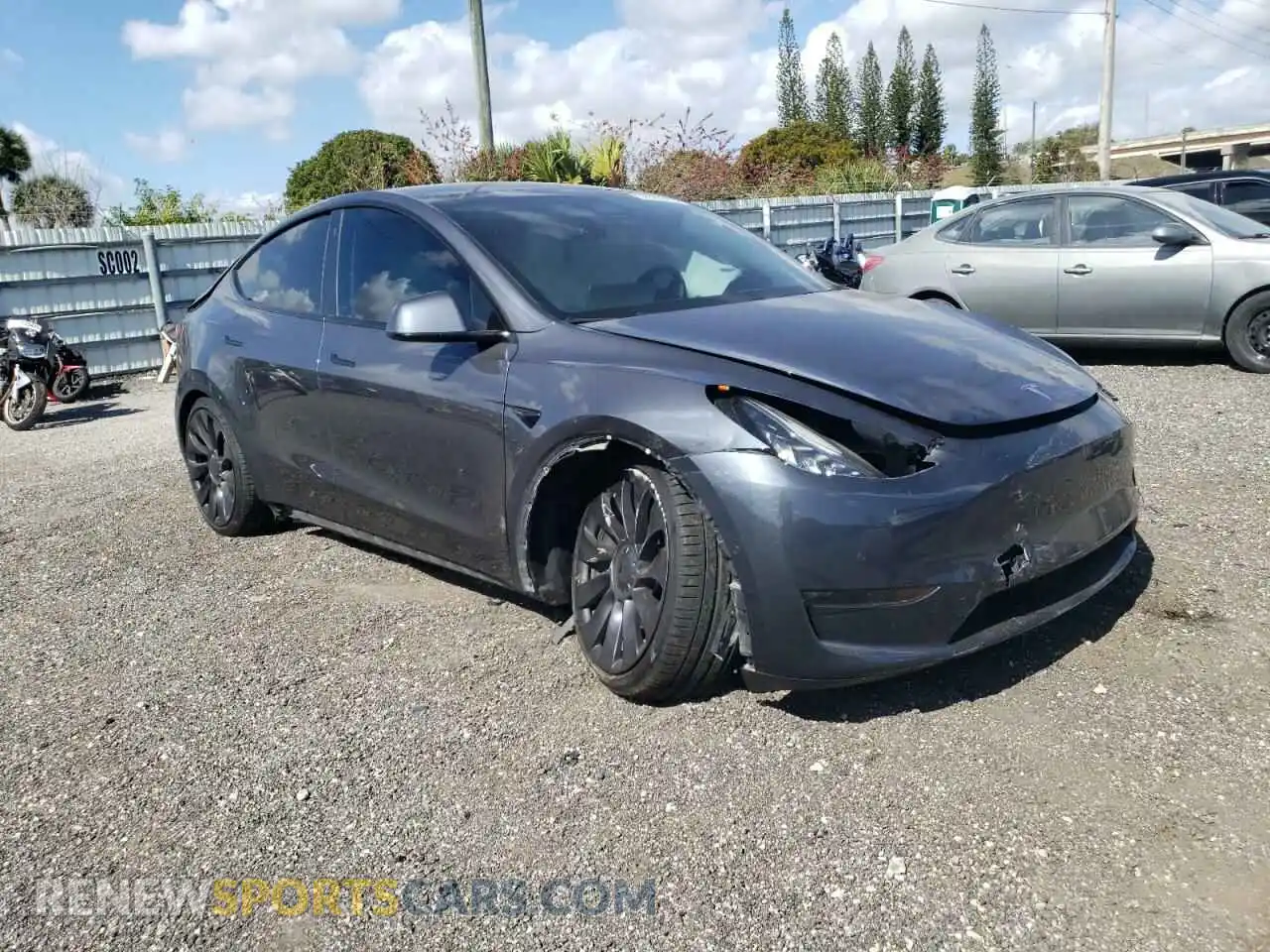 1 Photograph of a damaged car 5YJYGDEF9LF011555 TESLA MODEL Y 2020