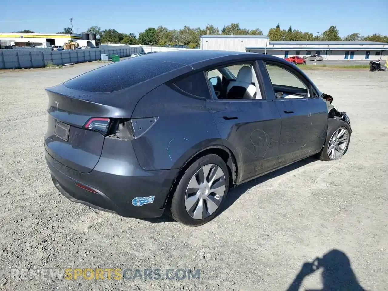 3 Photograph of a damaged car 5YJYGAED2MF136055 TESLA MODEL Y 2021