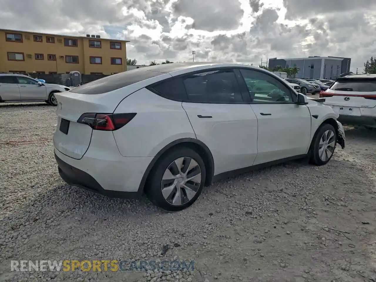 3 fotografías del automóvil dañado 5YJYGAED5MF116608 TESLA MODEL Y 2021