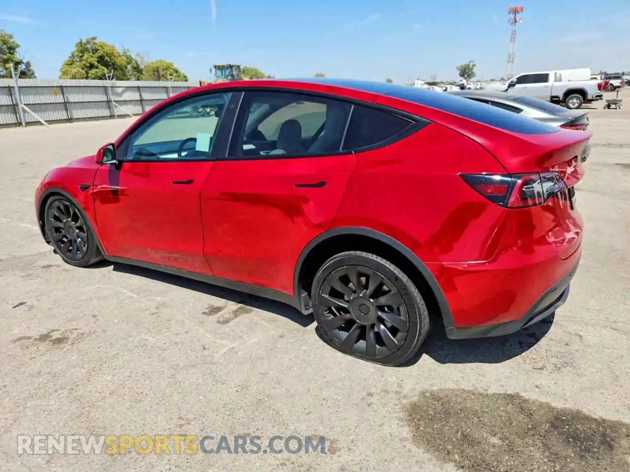 2 Photograph of a damaged car 5YJYGAED5MF177084 TESLA MODEL Y 2021