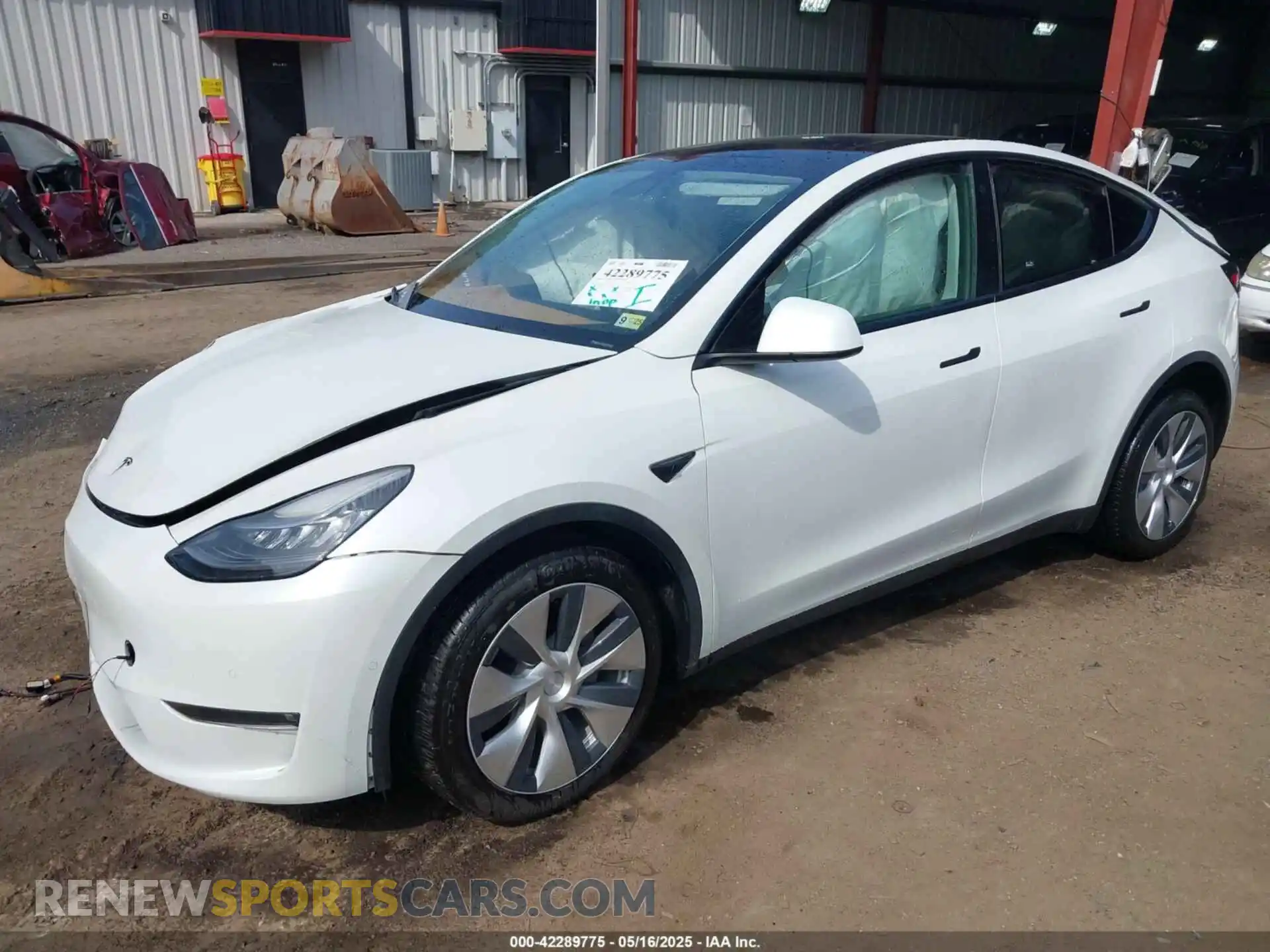 2 Photograph of a damaged car 5YJYGAED8MF173496 TESLA MODEL Y 2021