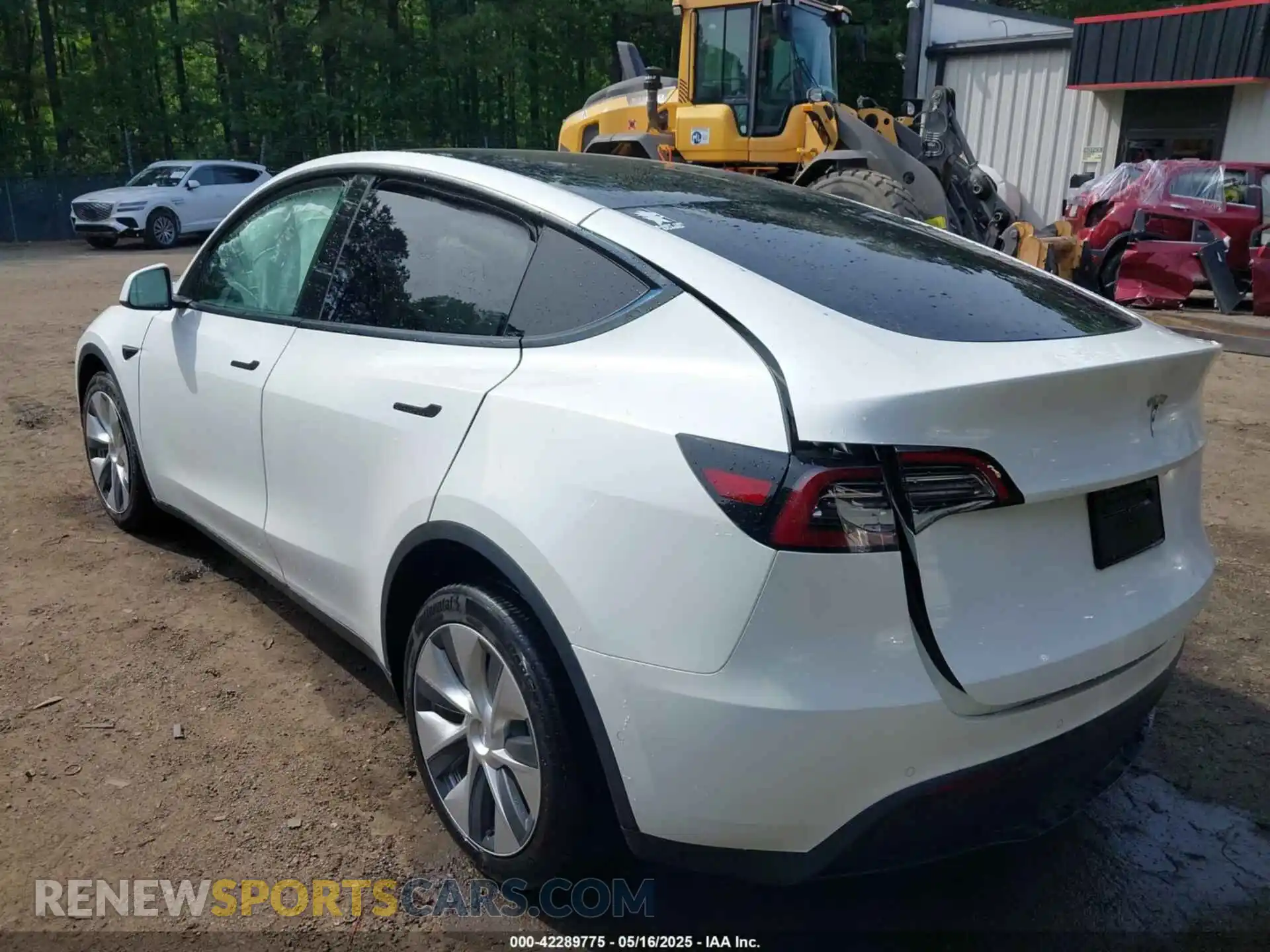 3 Photograph of a damaged car 5YJYGAED8MF173496 TESLA MODEL Y 2021