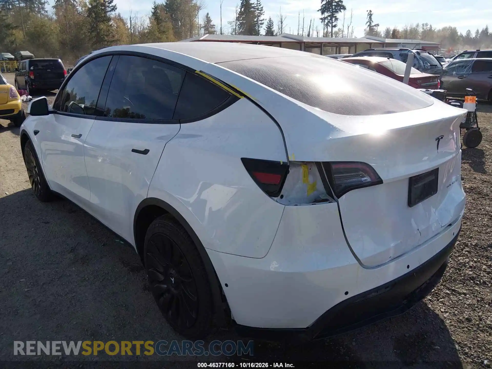 3 Photograph of a damaged car 5YJYGAEE0MF173906 TESLA MODEL Y 2021