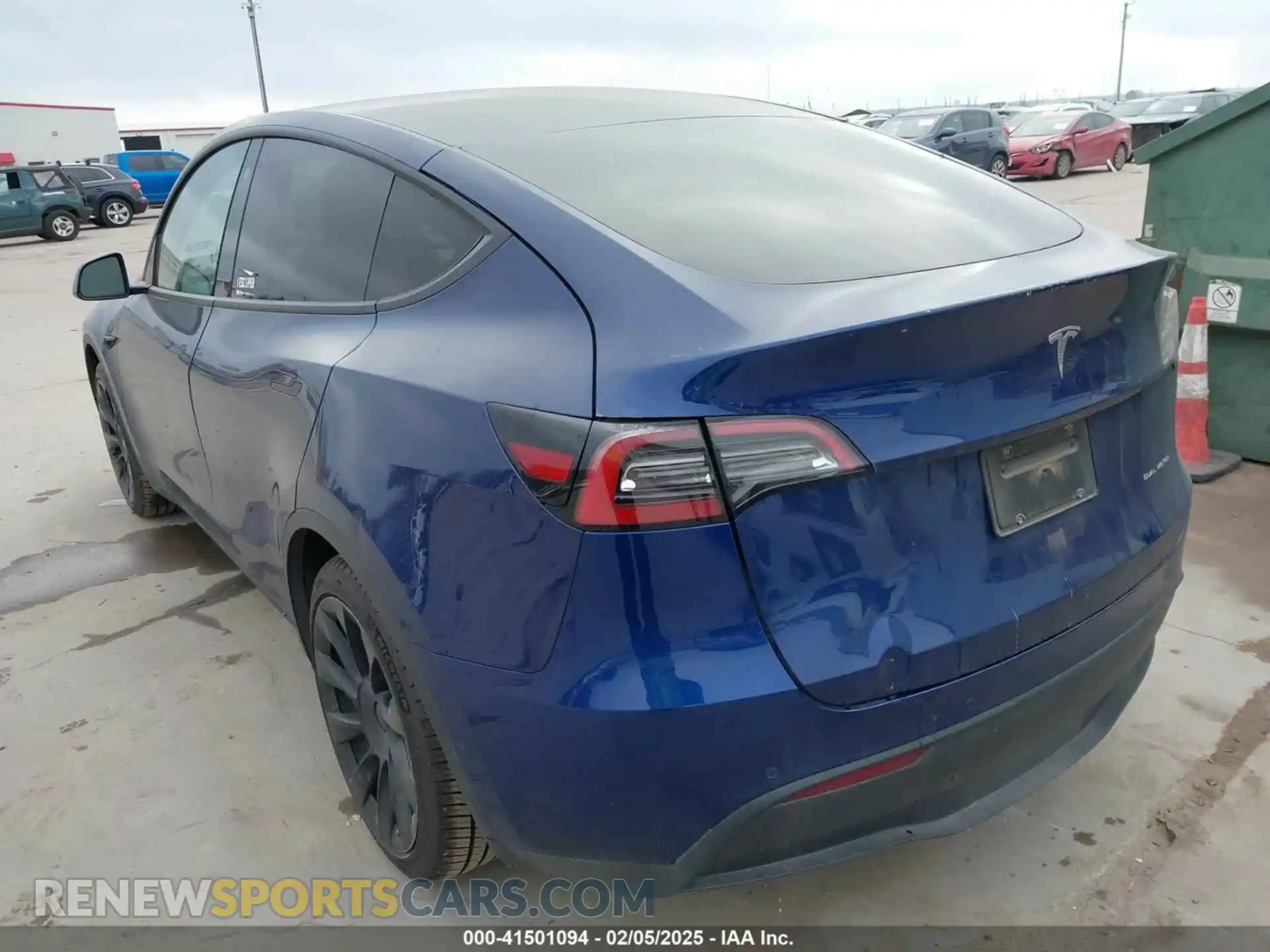3 Photograph of a damaged car 5YJYGAEE0MF185053 TESLA MODEL Y 2021