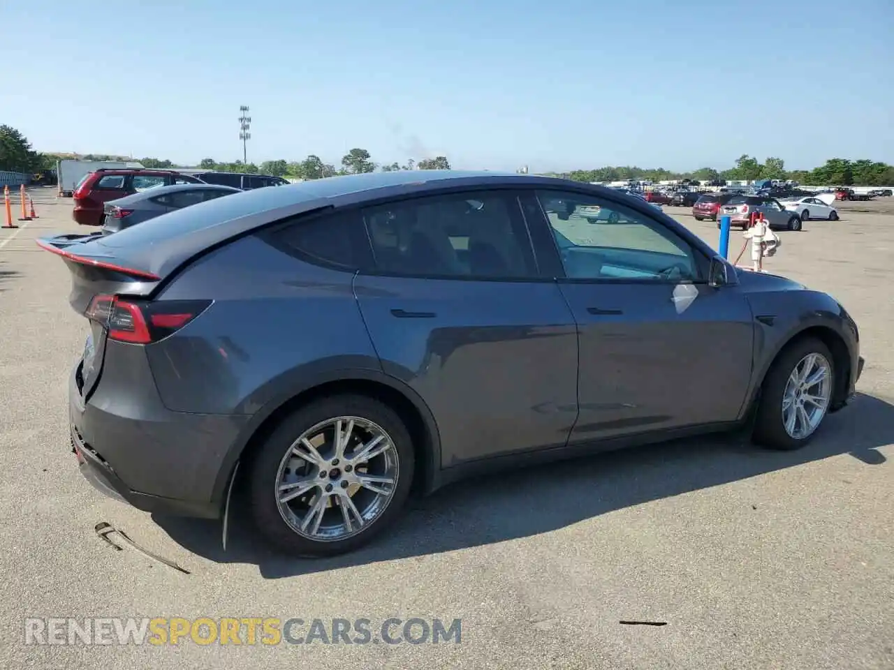 3 Photograph of a damaged car 5YJYGAEE0MF201168 TESLA MODEL Y 2021